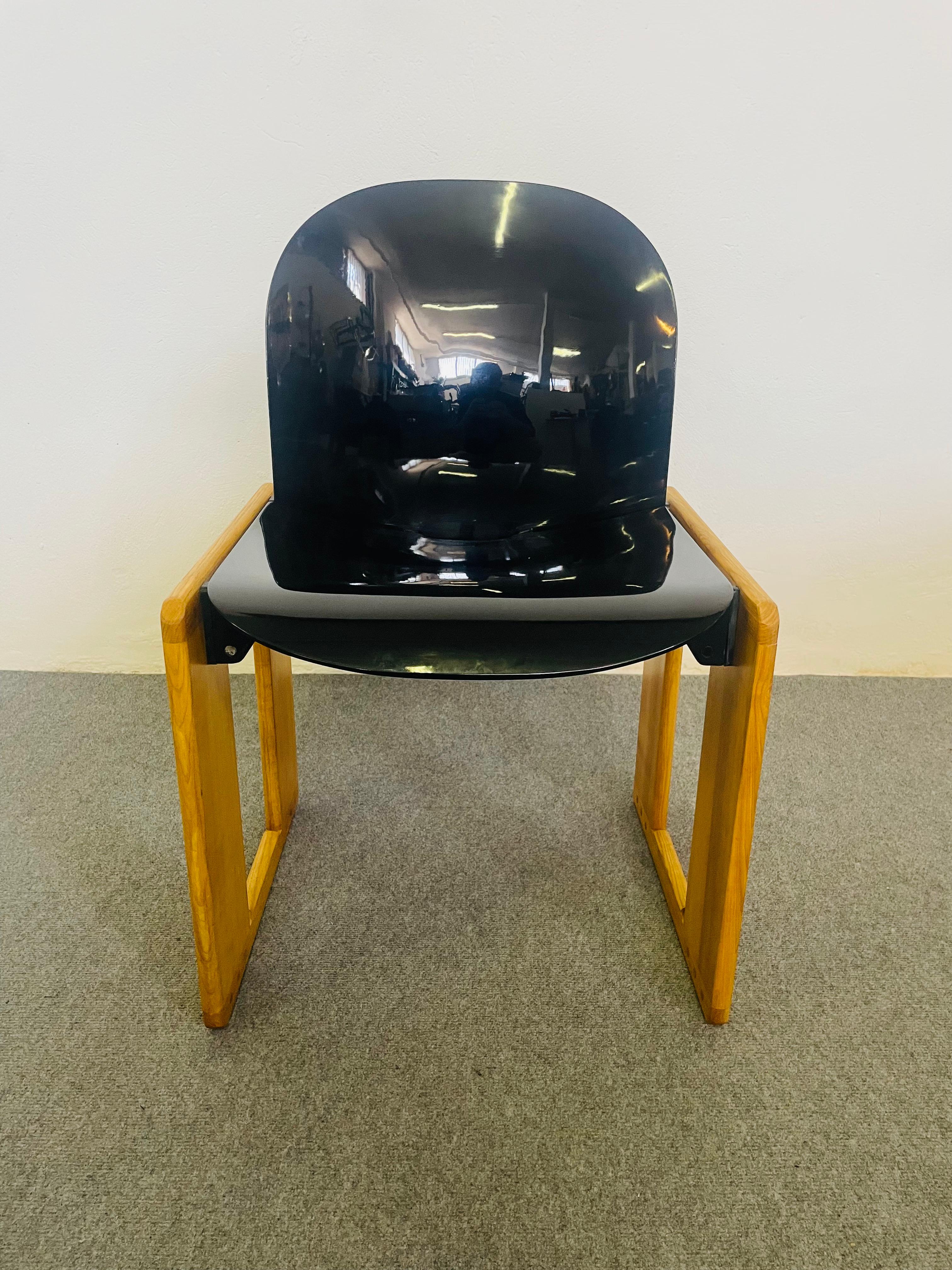 Sedie Dialogo Mid-Century in plastica e legno di Tobia Scarpa per B&B, Italia, a (Italian) im Angebot