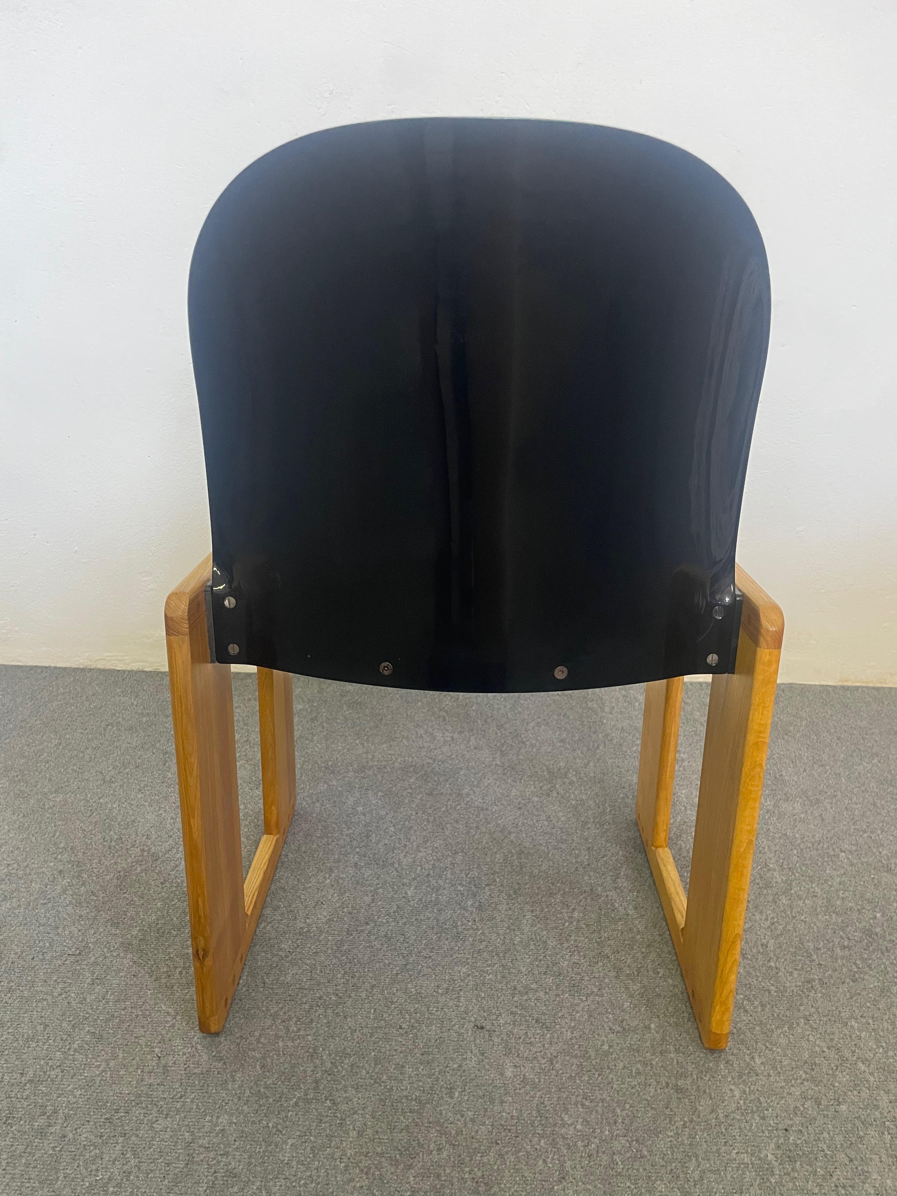 Sedie Dialogo Mid-Century in plastica e legno di Tobia Scarpa per B&B, Italia, a (Late 20th Century) im Angebot