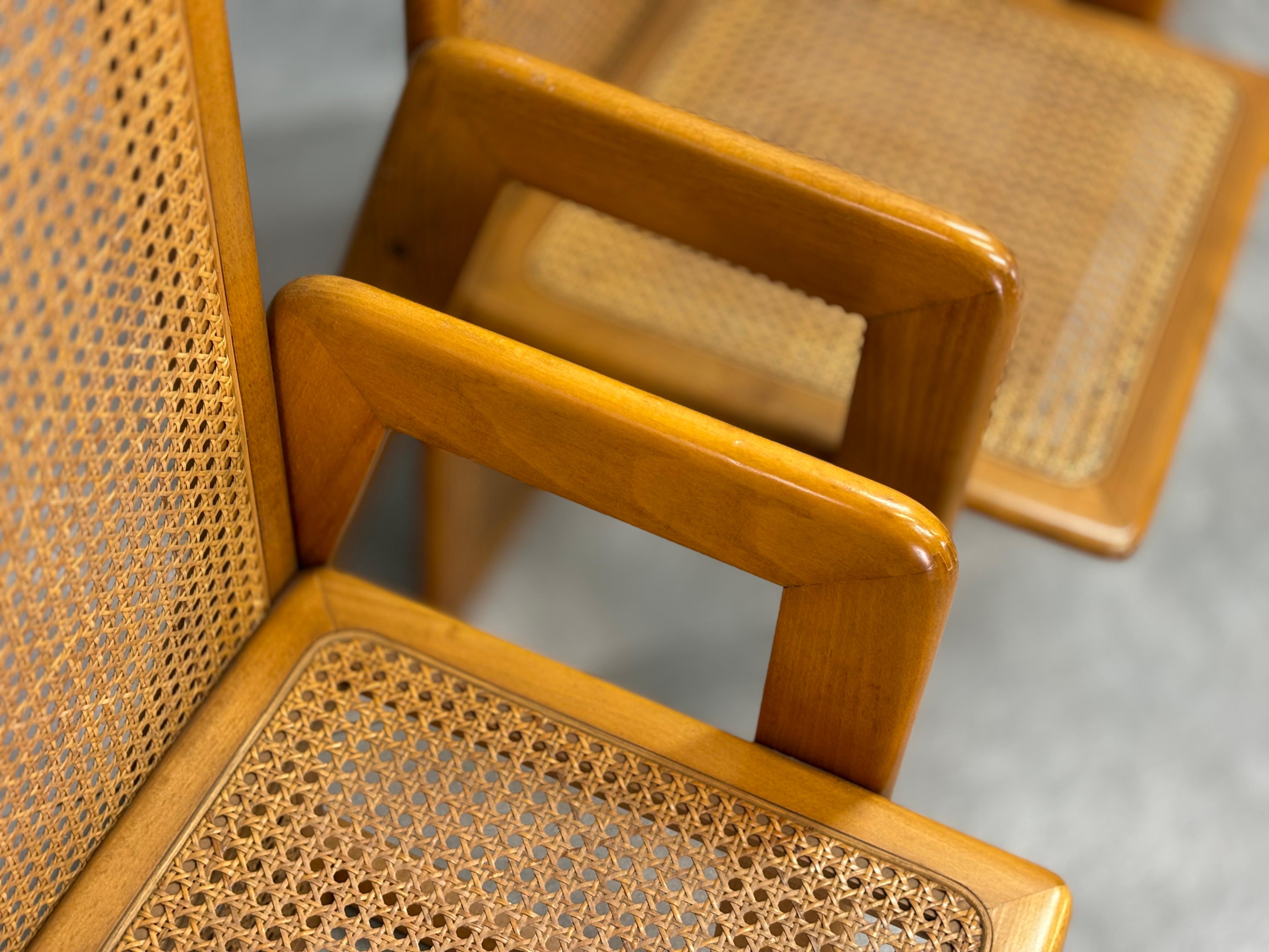 Stühle aus Holz und Wiener Stroh, 1970er Jahre, 4er-Set (Late 20th Century) im Angebot