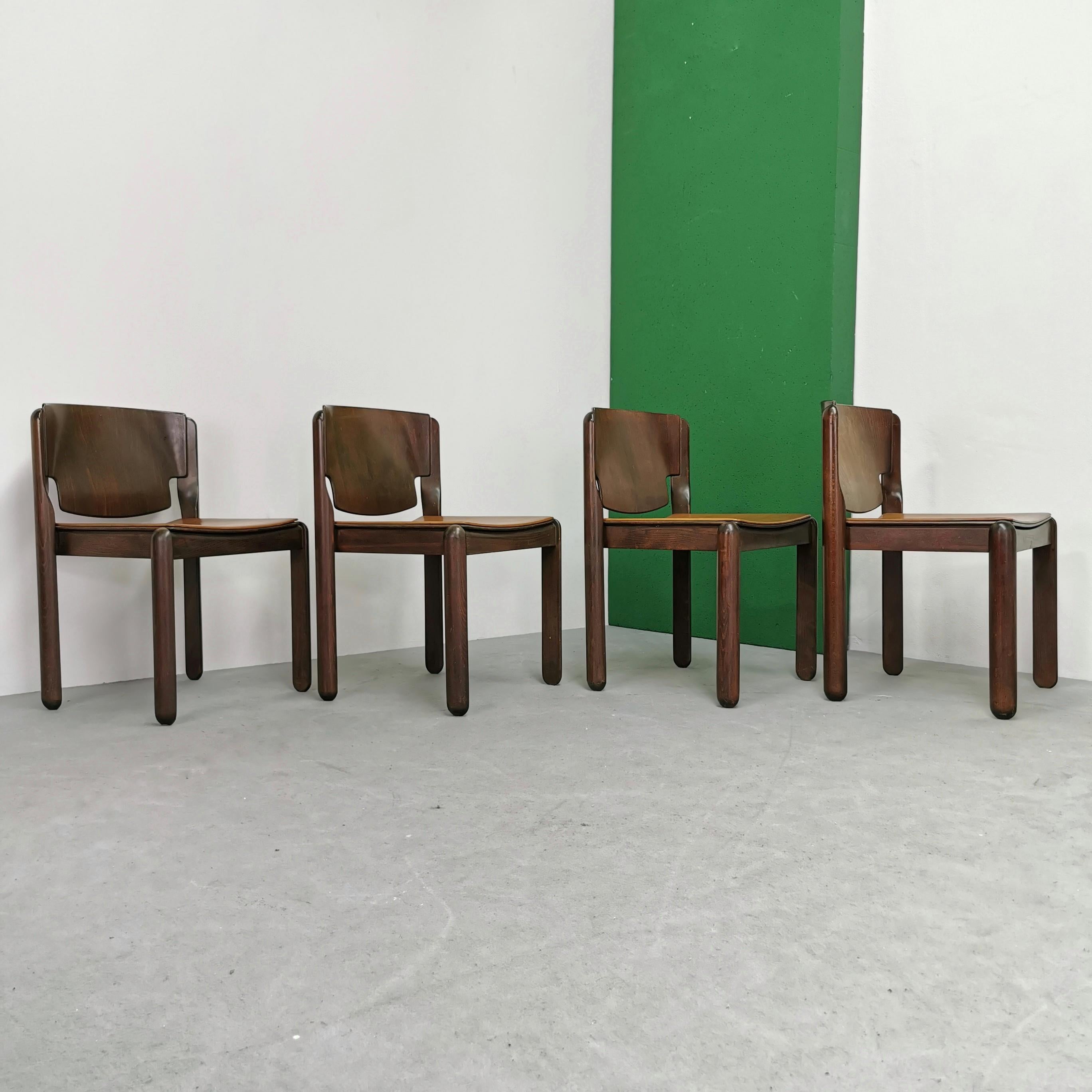 Sedie en noce e pelle modèle 122  Vico Magistretti pour Cassina 1967 en vente 10