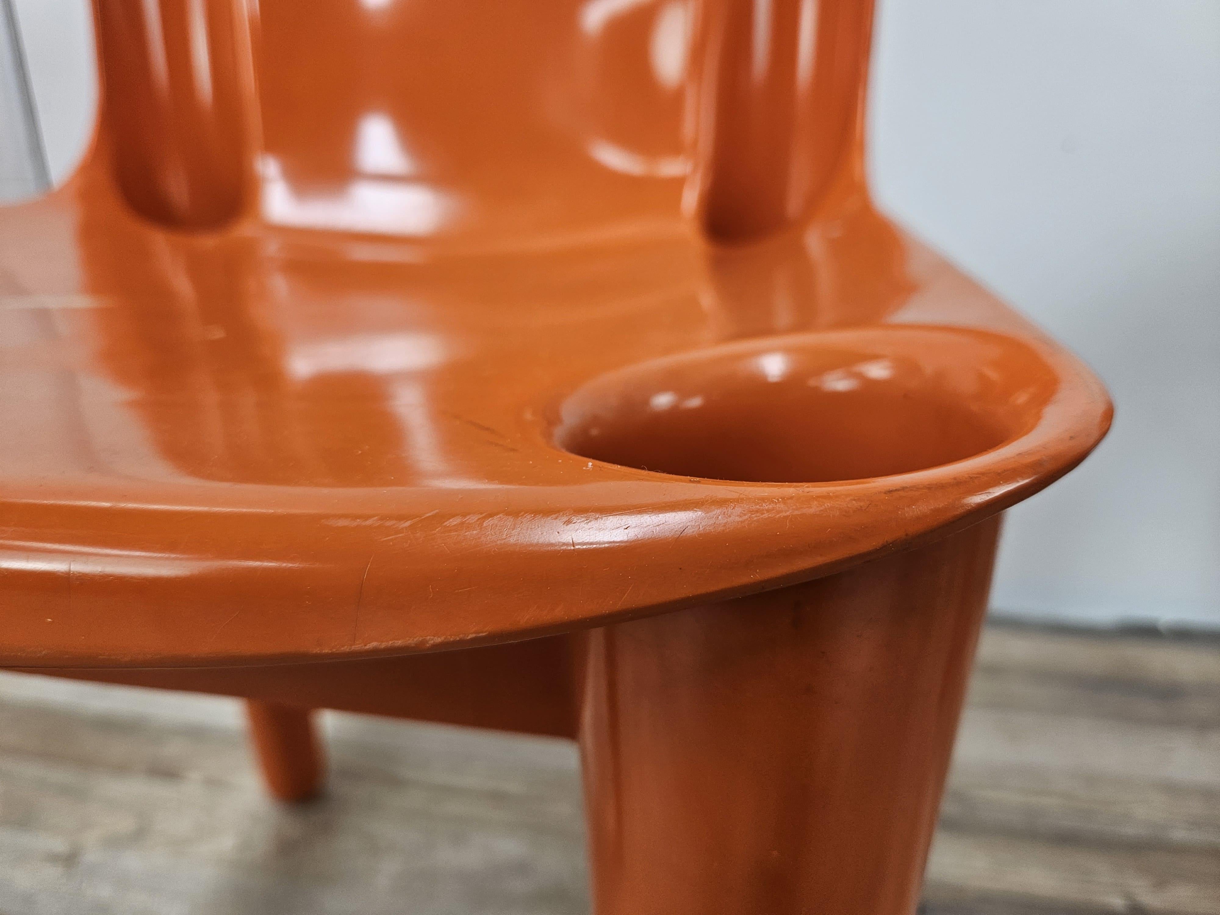 Orangefarbene Kunststoffstühle aus der Casa'70-Kollektion von Albaplast für Dal Vera im Angebot 9