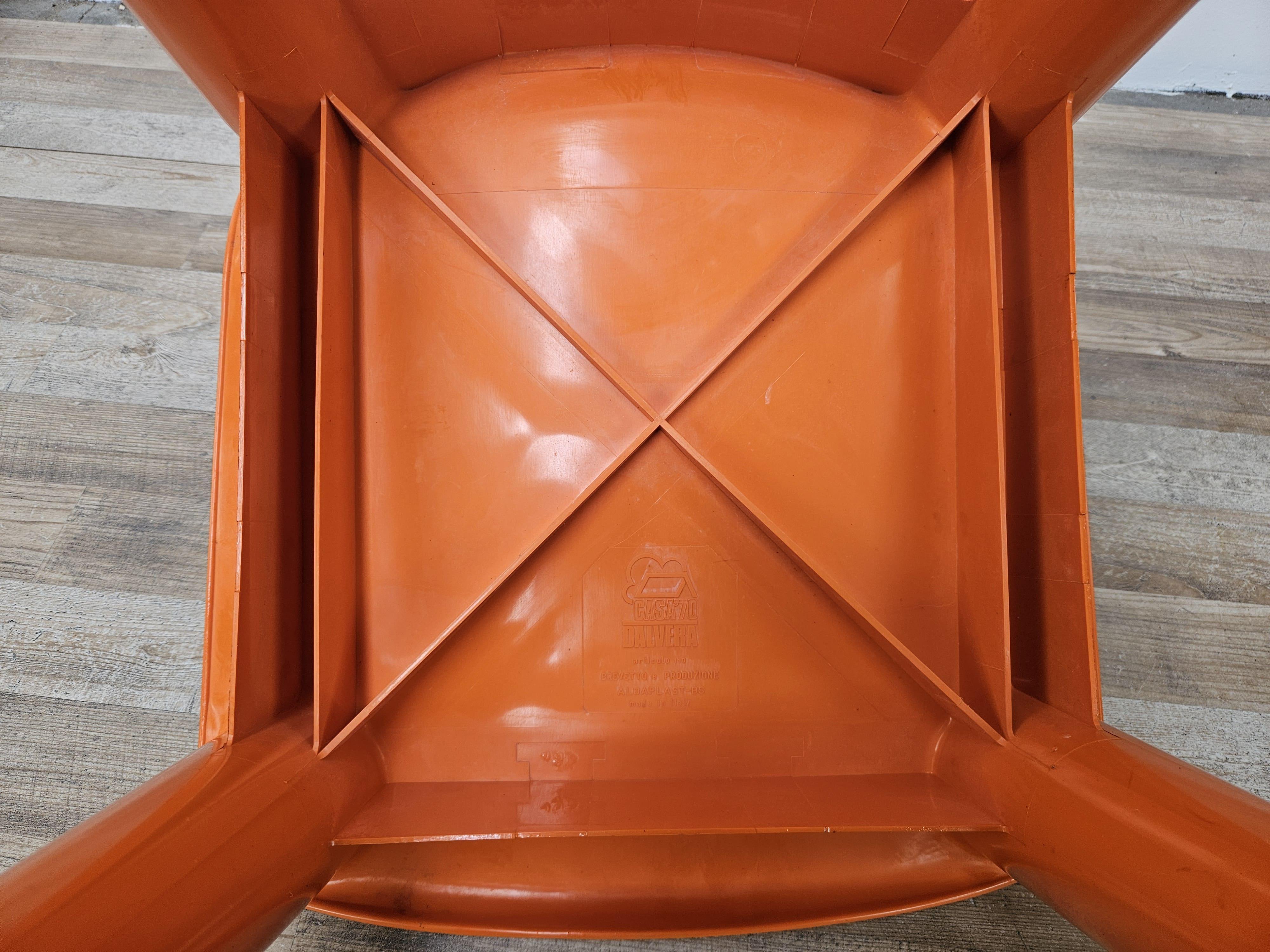 Orangefarbene Kunststoffstühle aus der Casa'70-Kollektion von Albaplast für Dal Vera im Angebot 11