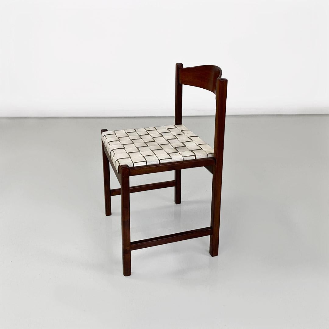 Sedie moderne italiane, in legno di faggio und pelle bianca, Poltronova 1960 ca. (Moderne der Mitte des Jahrhunderts) im Angebot