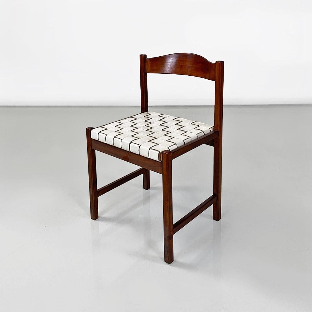 Sedie moderne italiane, in legno di faggio e pelle bianca, Poltronova 1960 ca. In Good Condition For Sale In MIlano, IT
