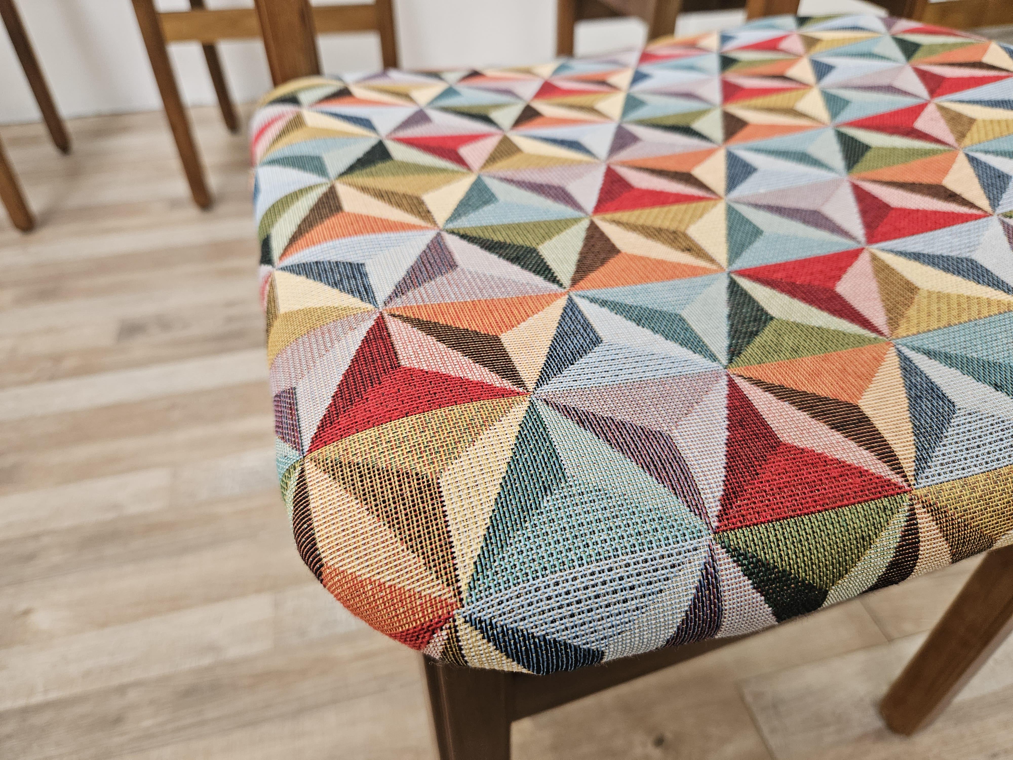 Sillas de comedor de los años 50 en haya con asientos geométricos en venta 5