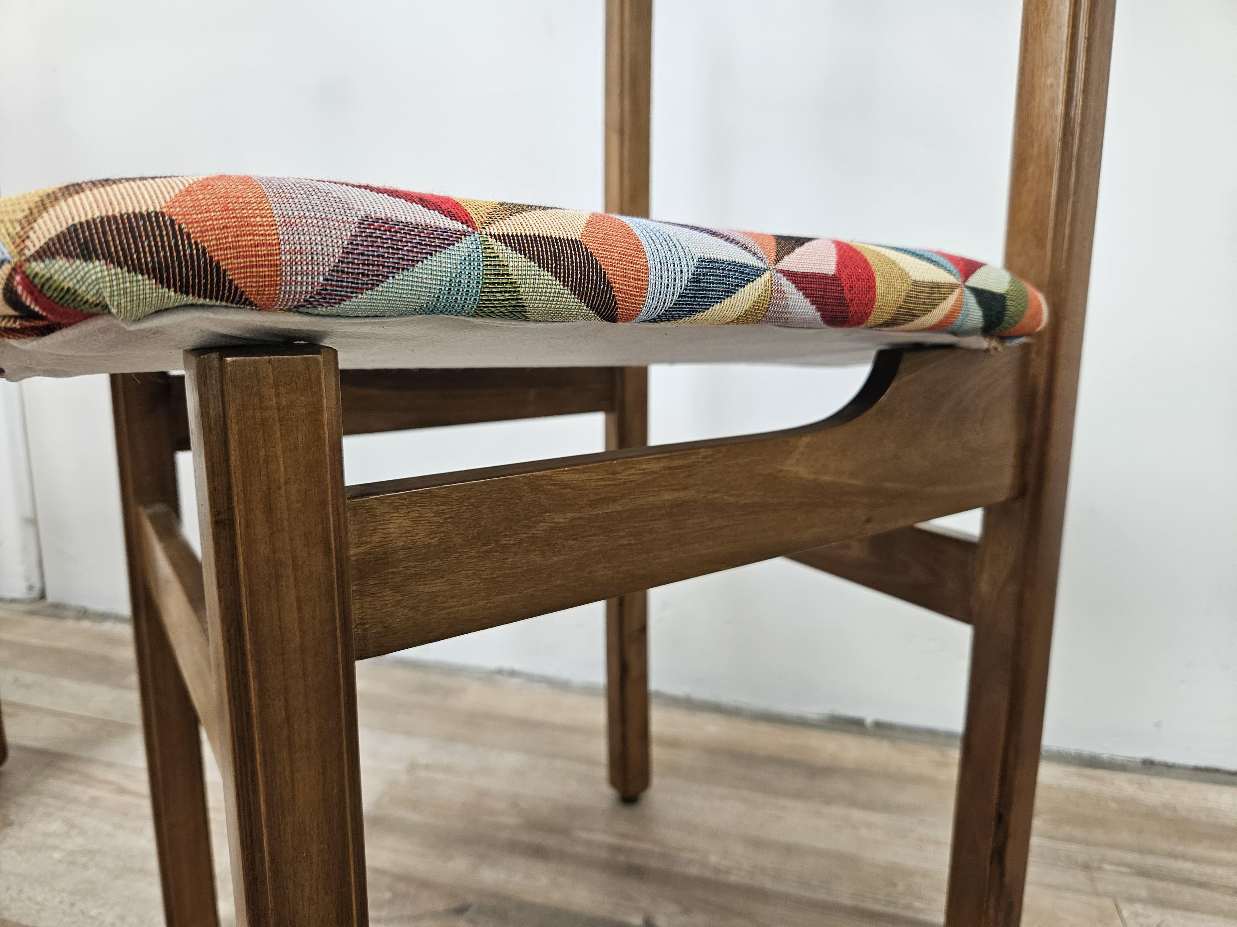 Sillas de comedor de los años 50 en haya con asientos geométricos en venta 8