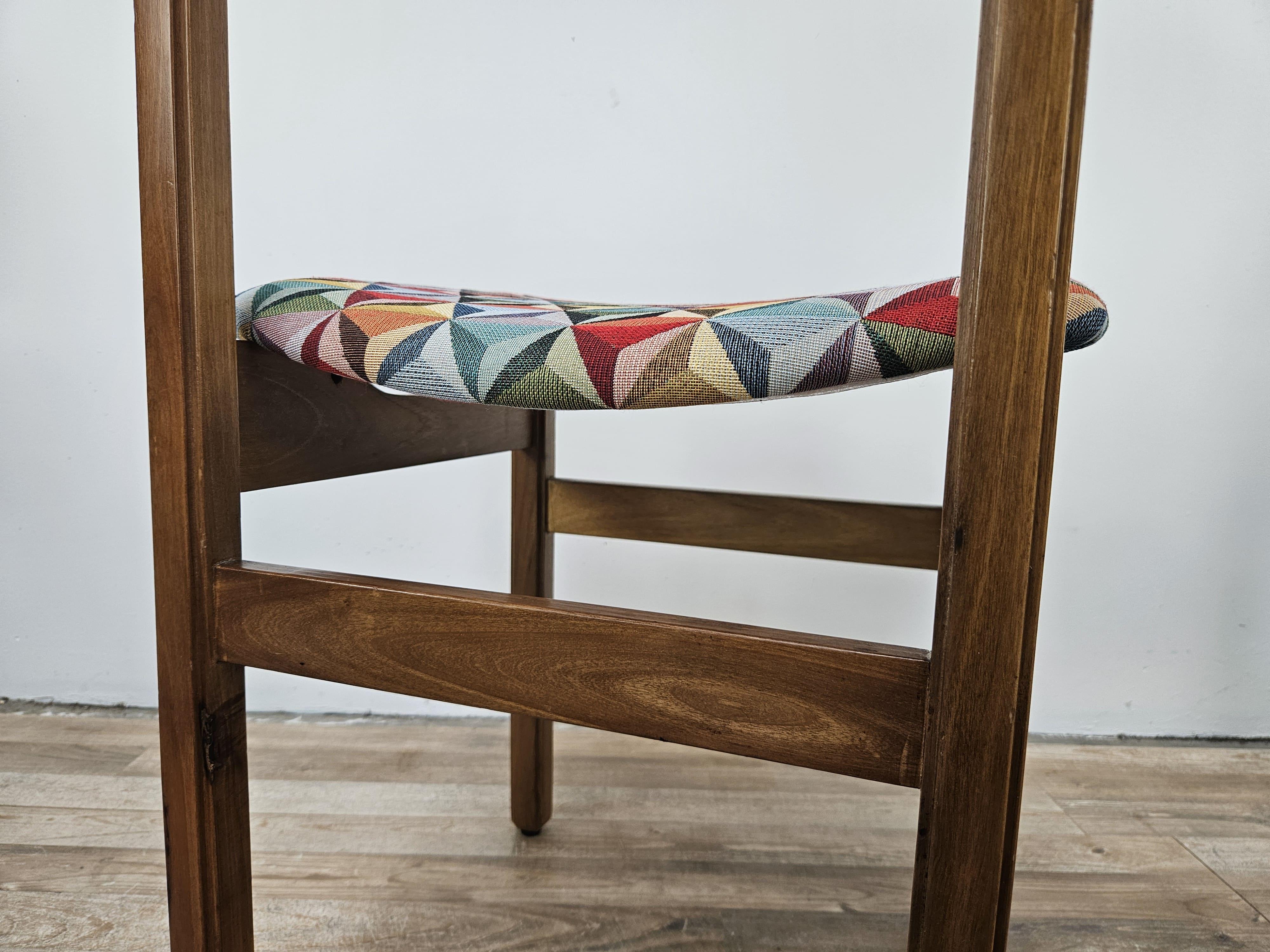 Sillas de comedor de los años 50 en haya con asientos geométricos en venta 12