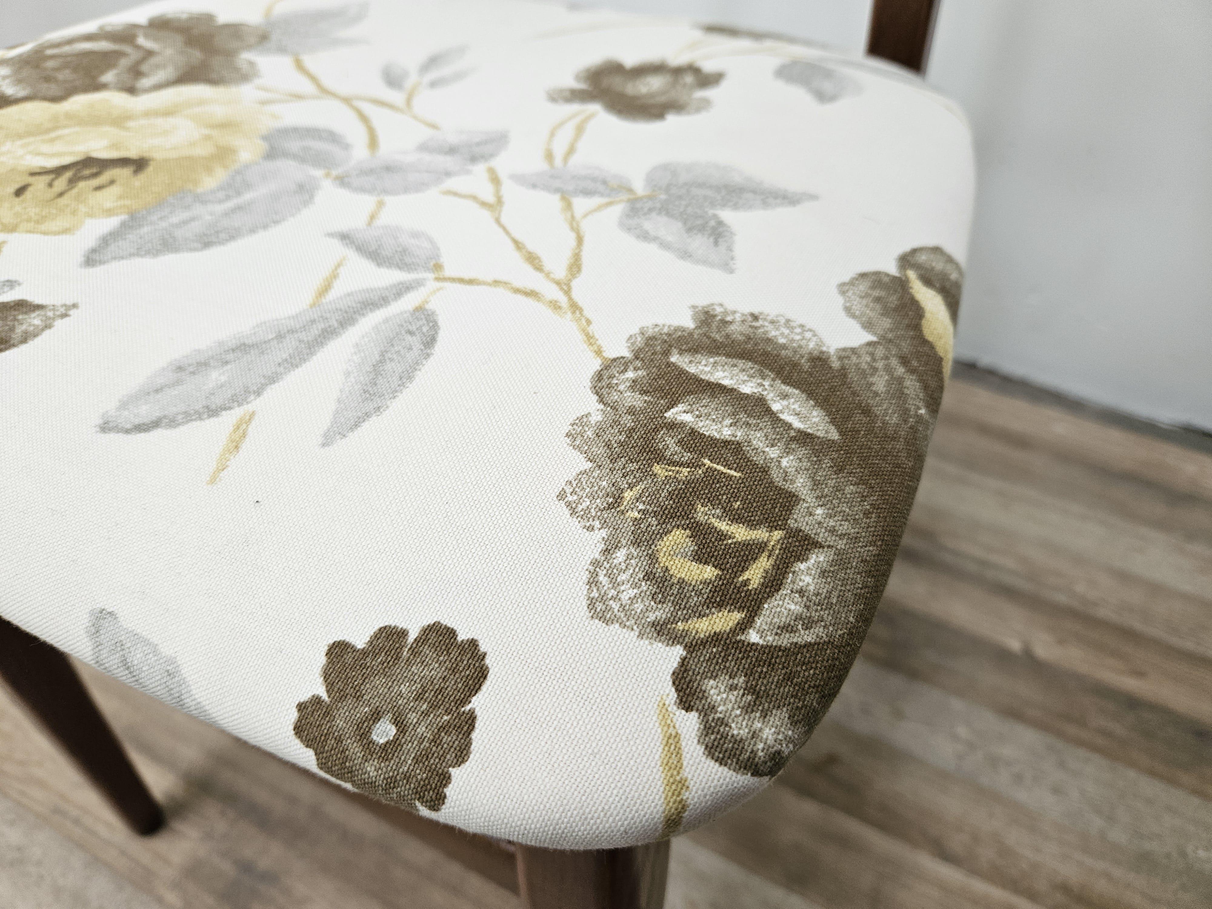 Esszimmerstühle aus Teakholz der siebziger Jahre im skandinavischen Design im Angebot 3