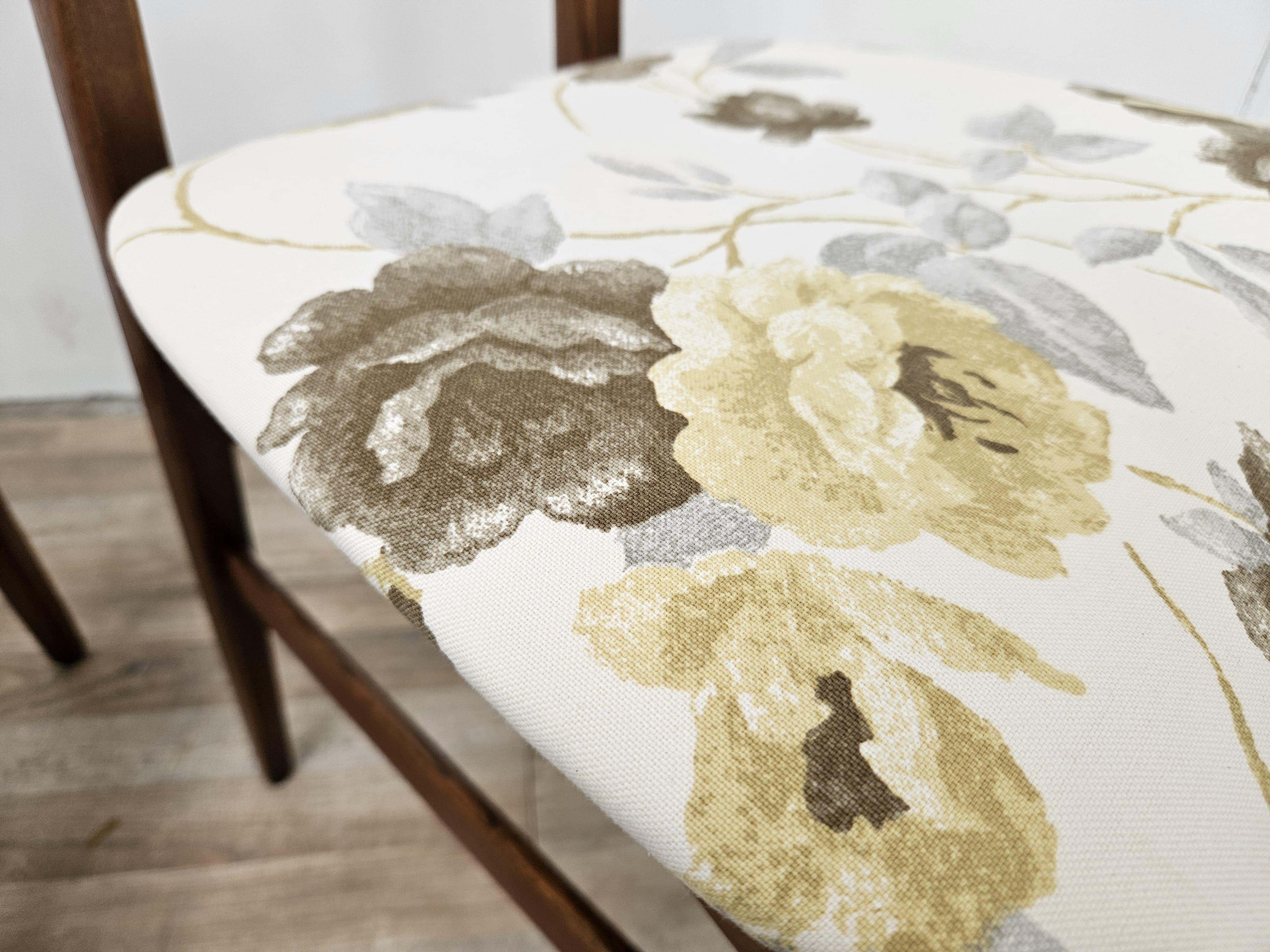 Esszimmerstühle aus Teakholz der siebziger Jahre im skandinavischen Design im Angebot 4