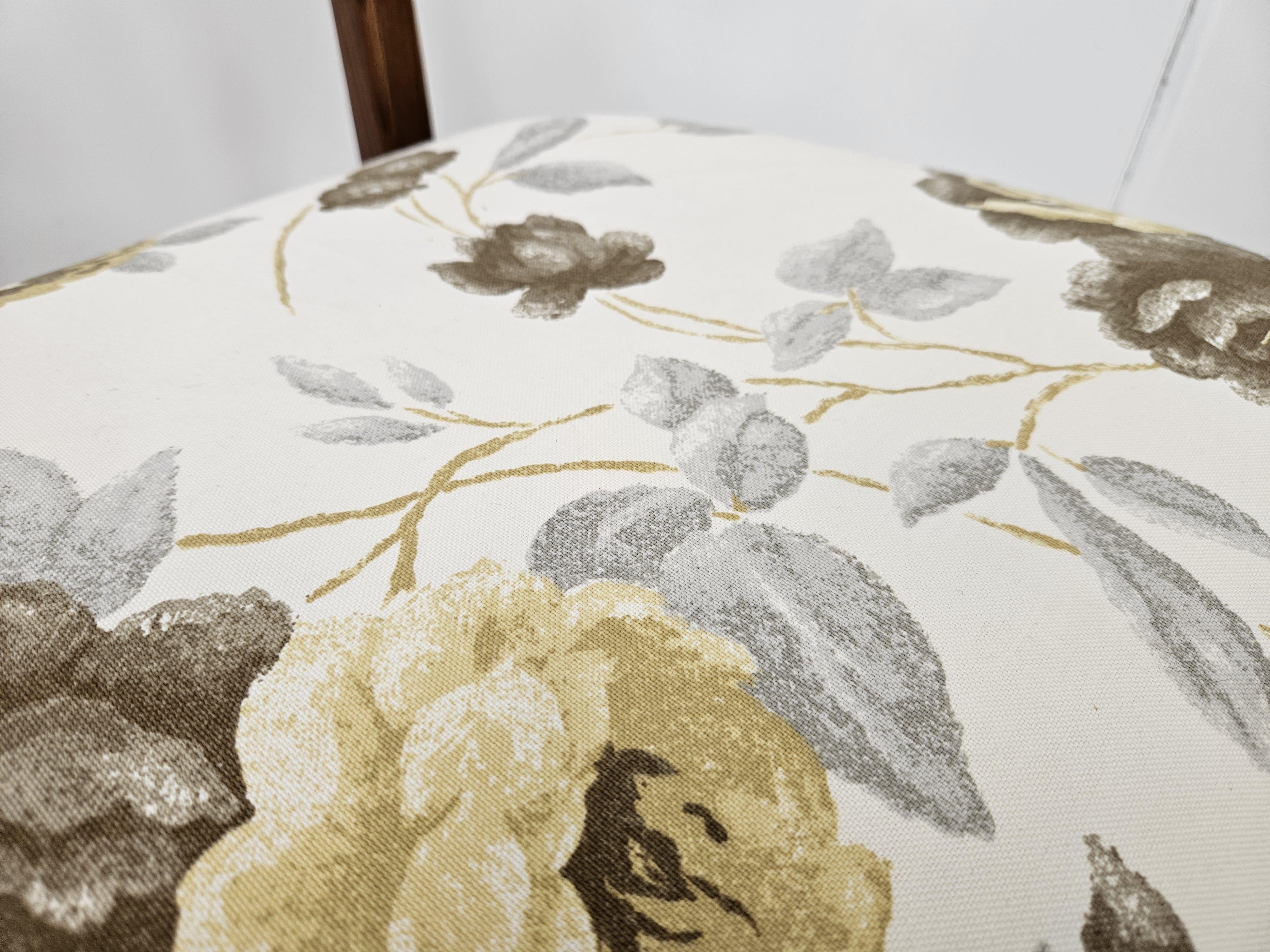 Esszimmerstühle aus Teakholz der siebziger Jahre im skandinavischen Design im Angebot 5