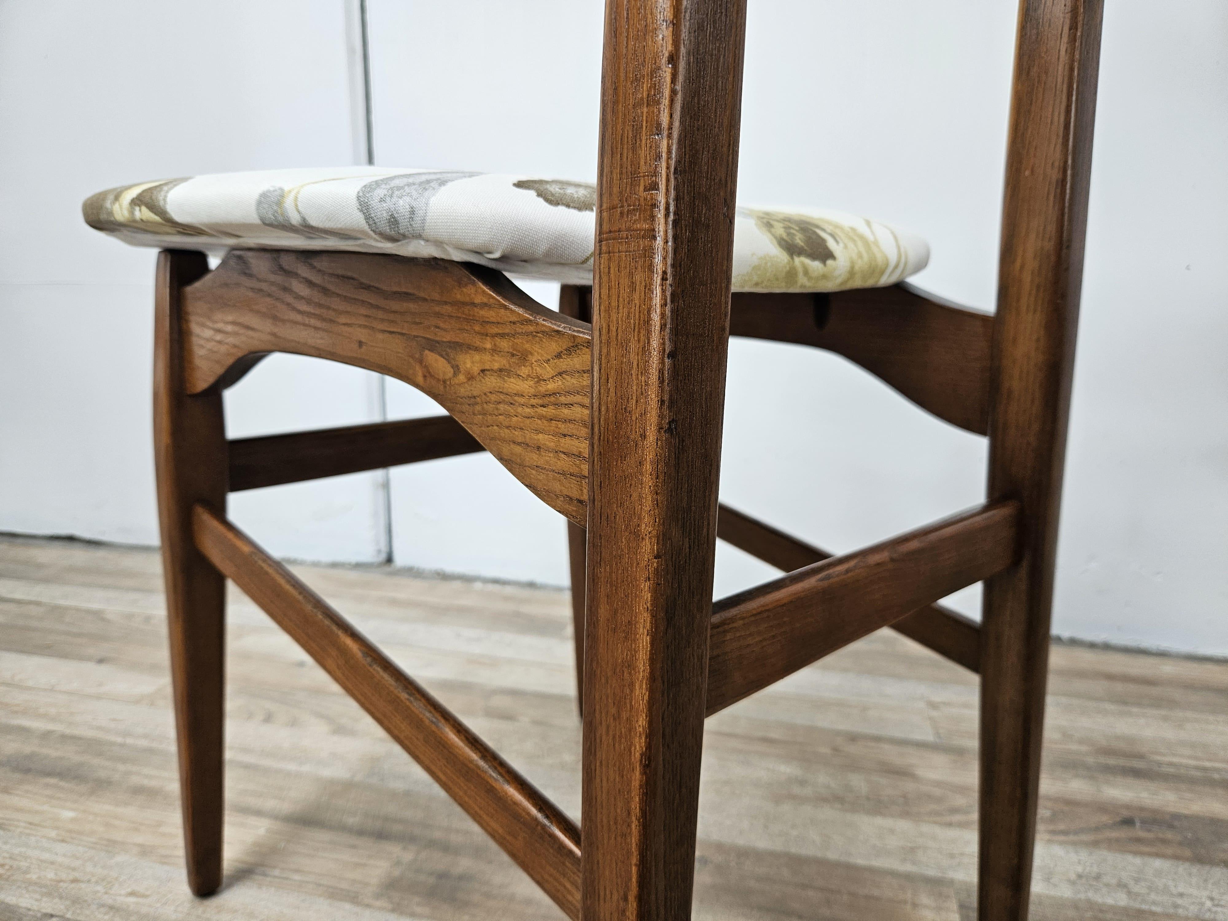 Esszimmerstühle aus Teakholz der siebziger Jahre im skandinavischen Design im Angebot 12