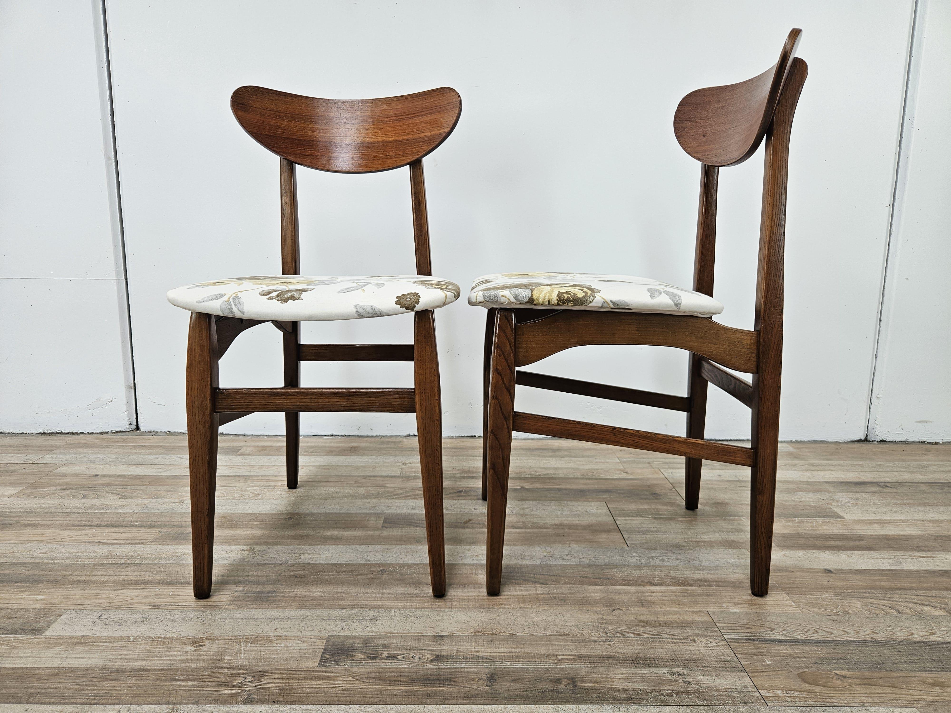 Esszimmerstühle aus Teakholz der siebziger Jahre im skandinavischen Design (Italian) im Angebot