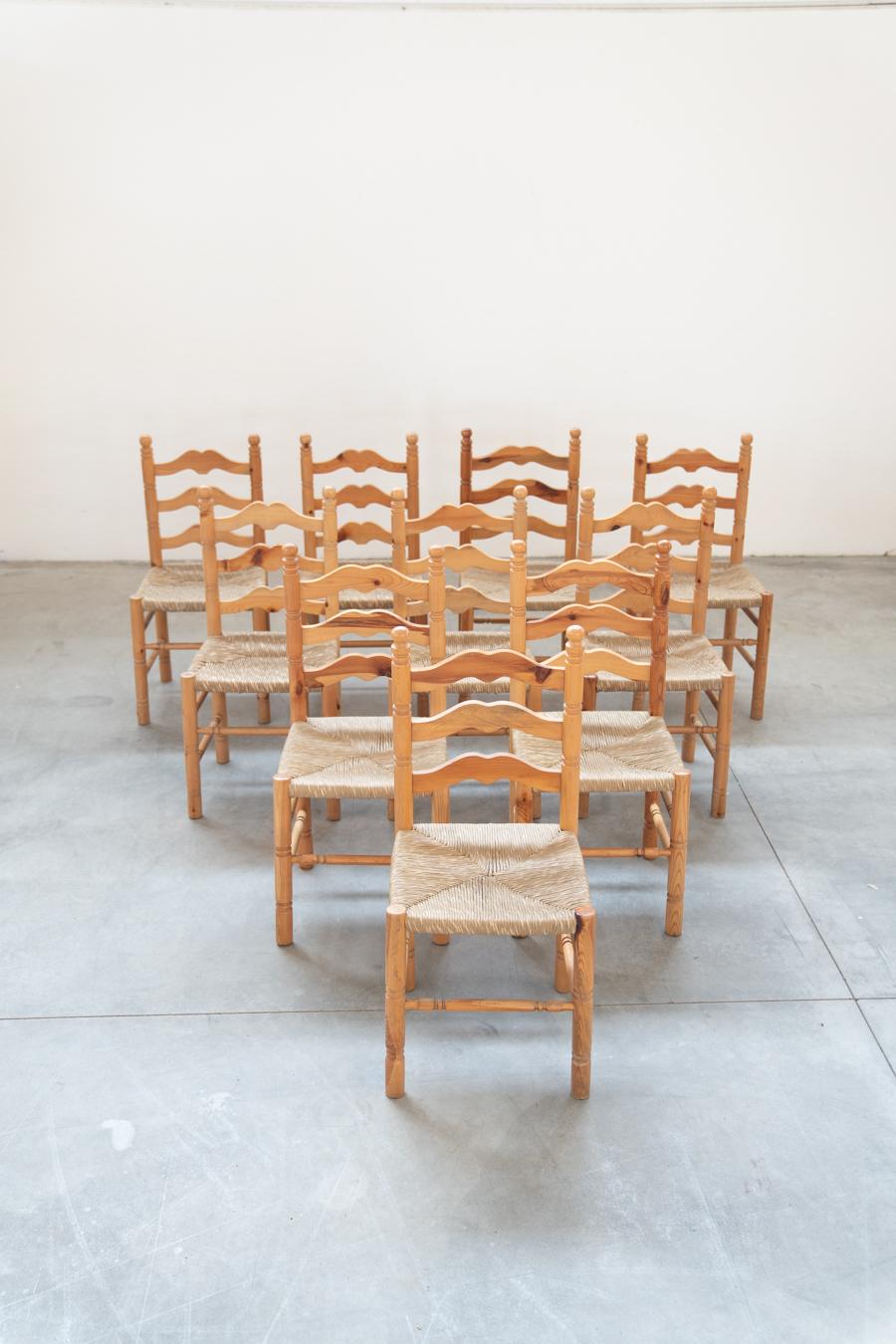 Friulian rustic chairs with turned legs, set of 12, 1980-1990 In Good Condition For Sale In Manzano, IT