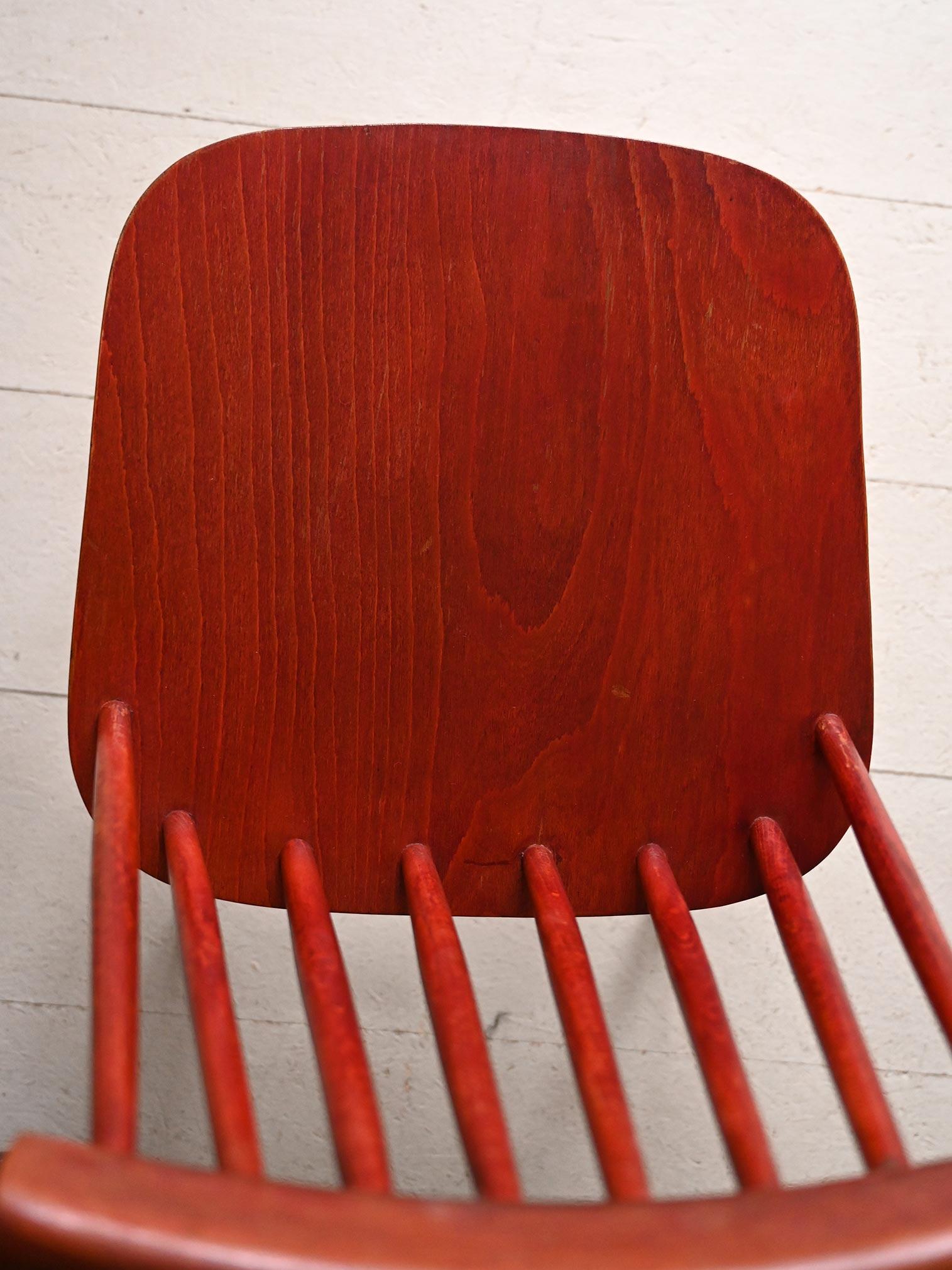Scandinavian vintage red chairs For Sale 6