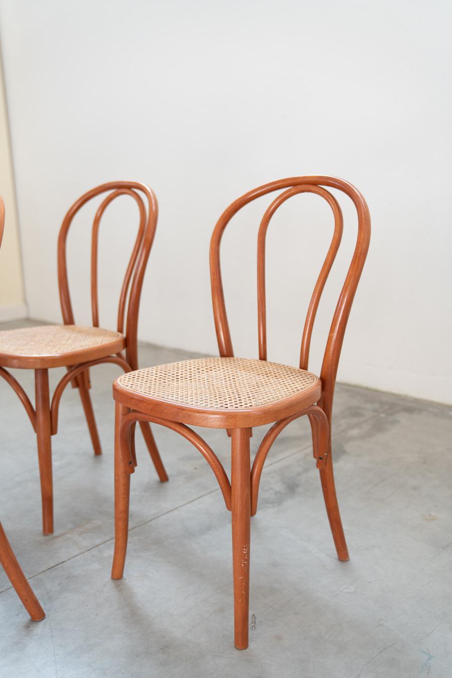 Sedie stile Thonet, in legno di faggio curvato e seduta in paglia, nr 34 totale For Sale 2