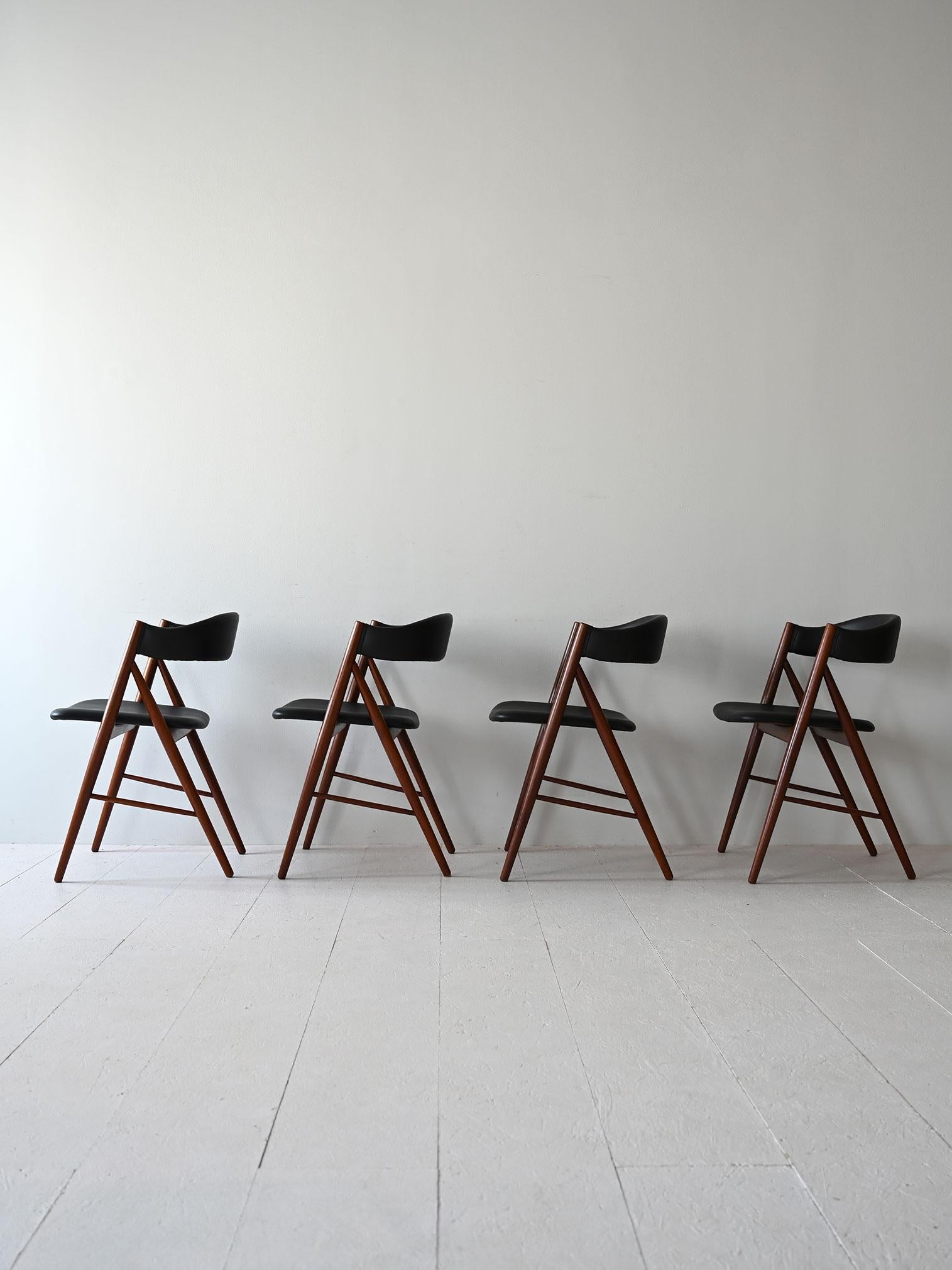 Scandinavo moderno Sedie vintage in similpelle in vendita