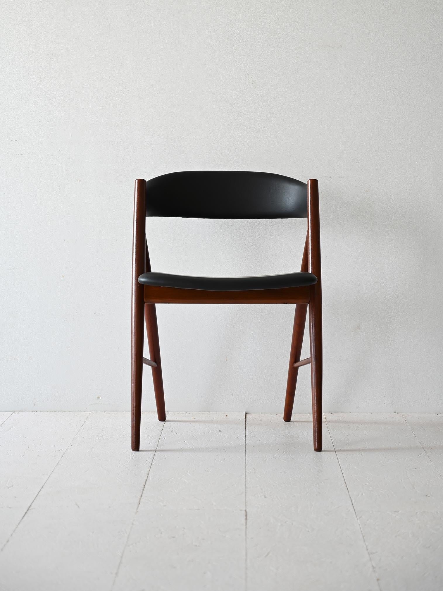 Mid-20th Century Sedie vintage in similpelle in vendita