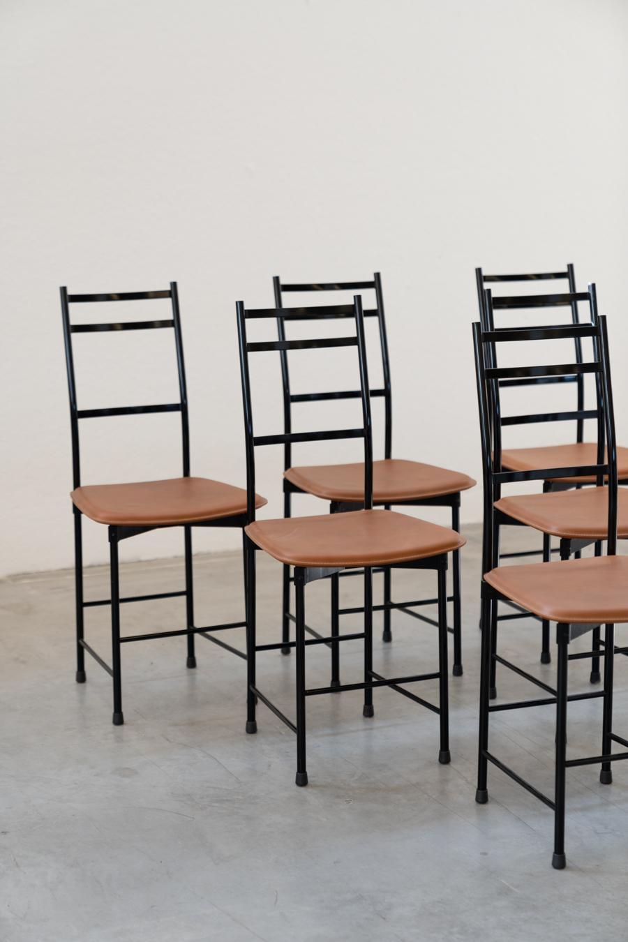 Sillas Ycami años 80 aluminio anodizado pintado de negro con asiento de cuero co en venta 11