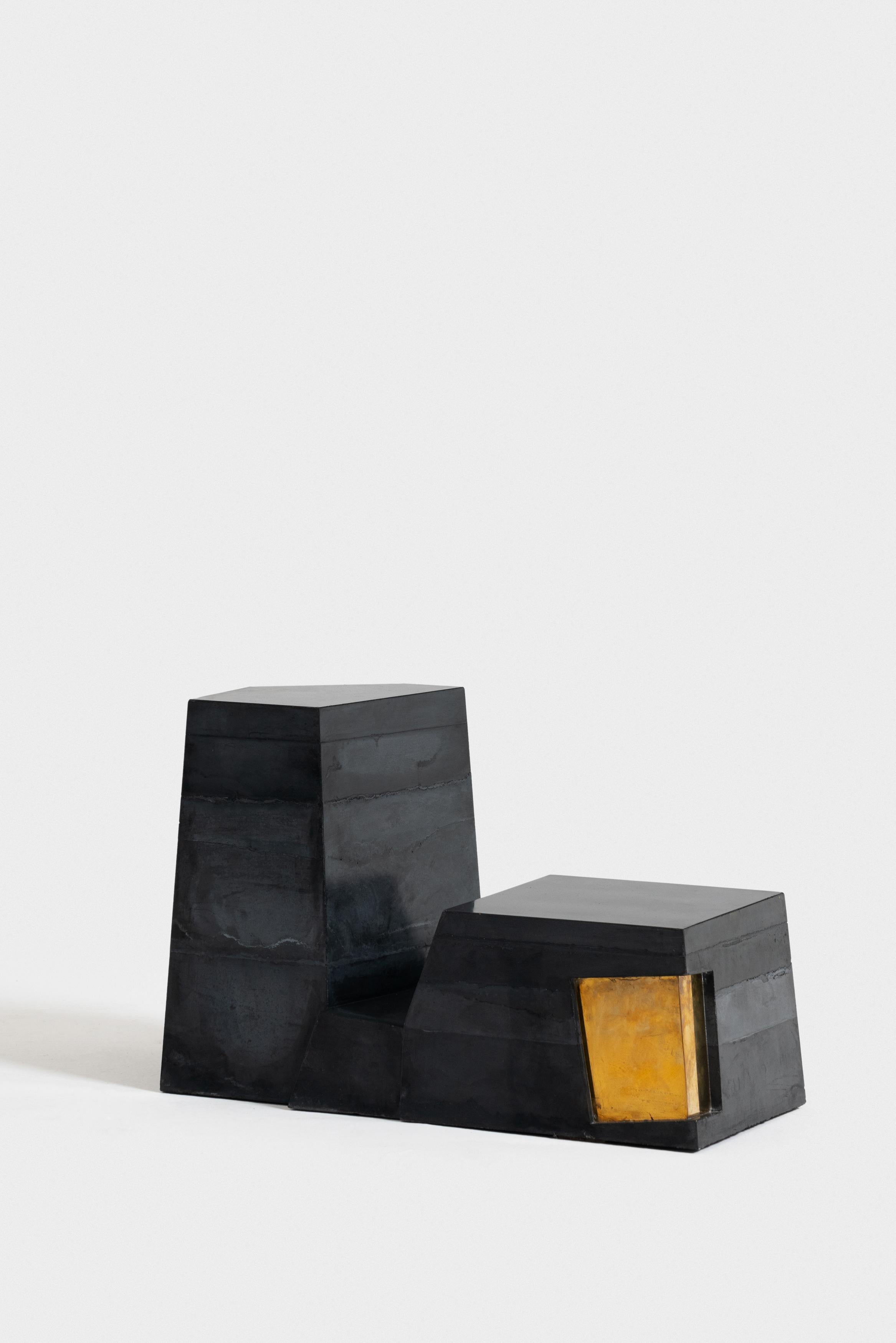 Couchtisch Sedimento 1.1 aus lackiertem Beton und Messing von Duccio Maria Gambi im Zustand „Hervorragend“ im Angebot in Milano, Lombardia