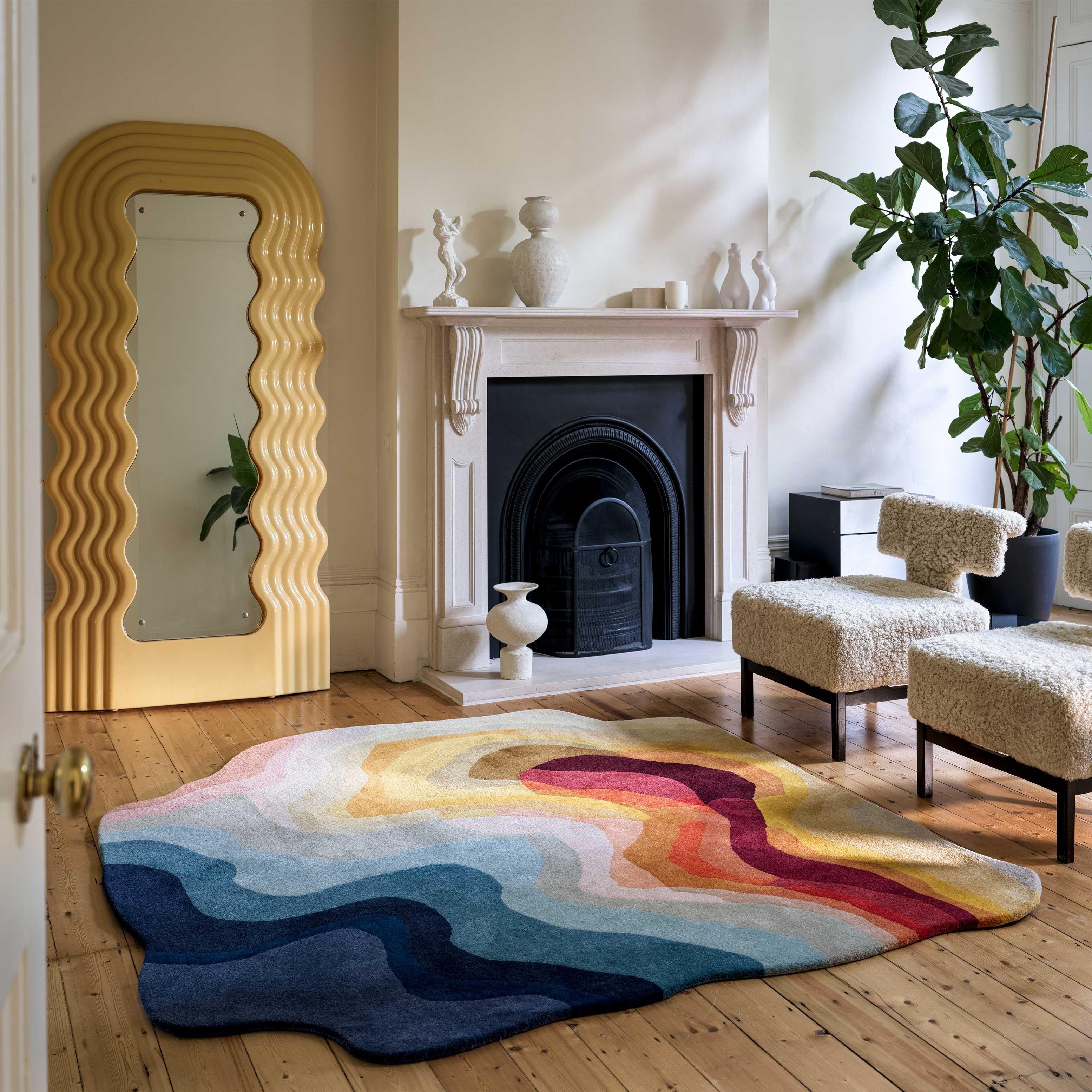 Sonya Winner has collaborated with American architect Kevin McClellan to launch the Sedona rug series. Inspired by the canyons of Sedona in Arizona, an area renowned for its rock formations, iconic vistas and vibrant natural hues; the Sedona
