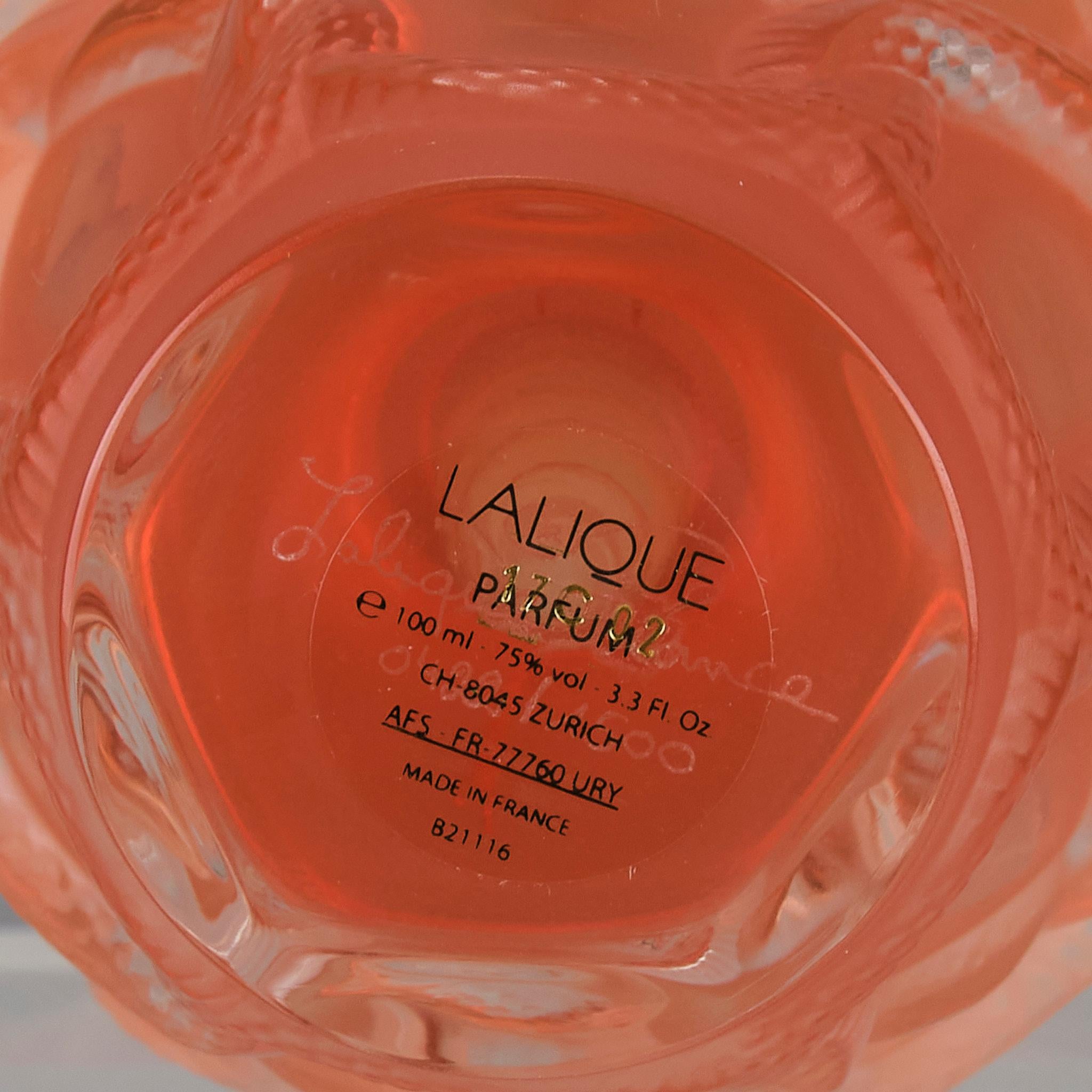 Flacon à parfum contemporain en verre dépoli intitulé 'Séduction' par Lalique en vente 1