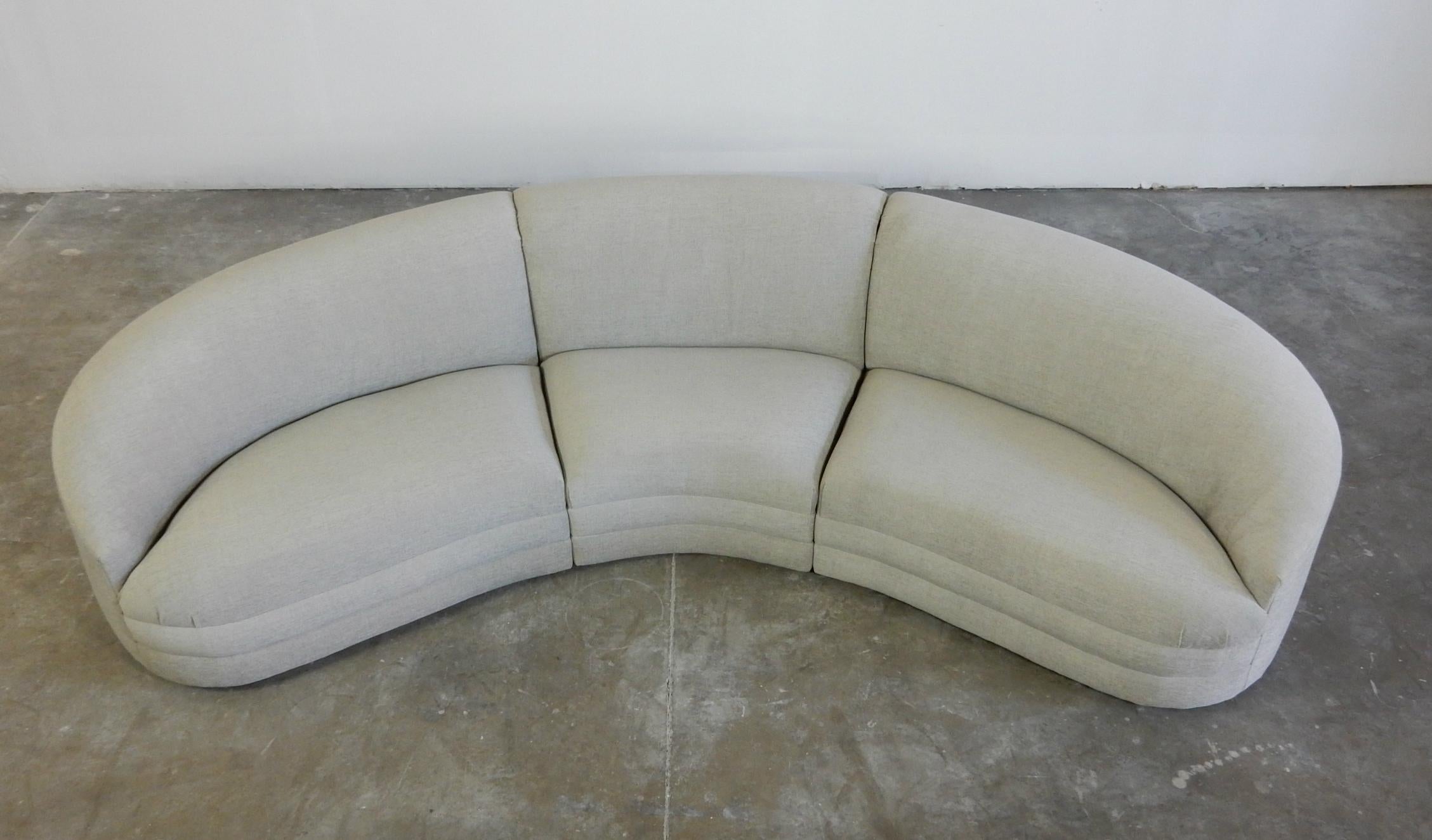 Seductive Grey Sectional Sofa, circa 1980s In Excellent Condition In Las Vegas, NV