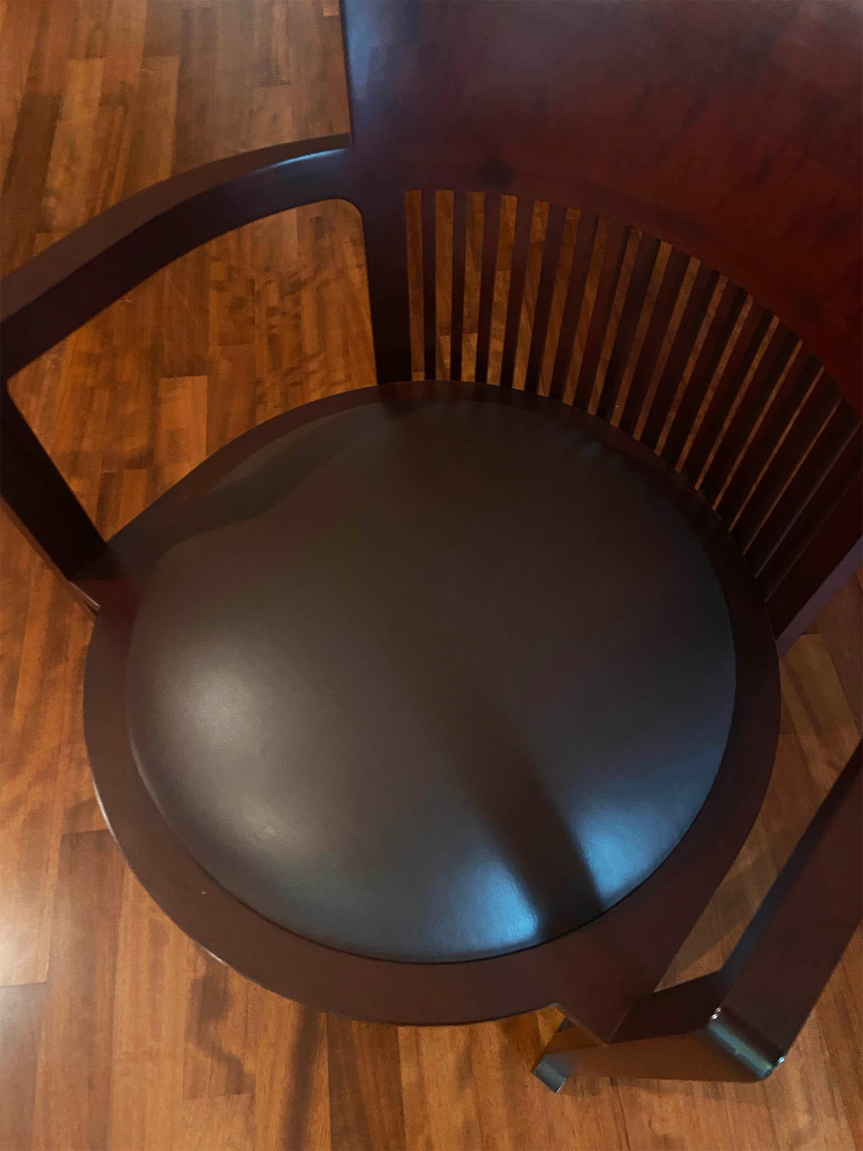 Barrel chair von Frank Lloyd Wright aus dem Jahr 1937, hergestellt von Cassina 1986 (Late 20th Century) im Angebot
