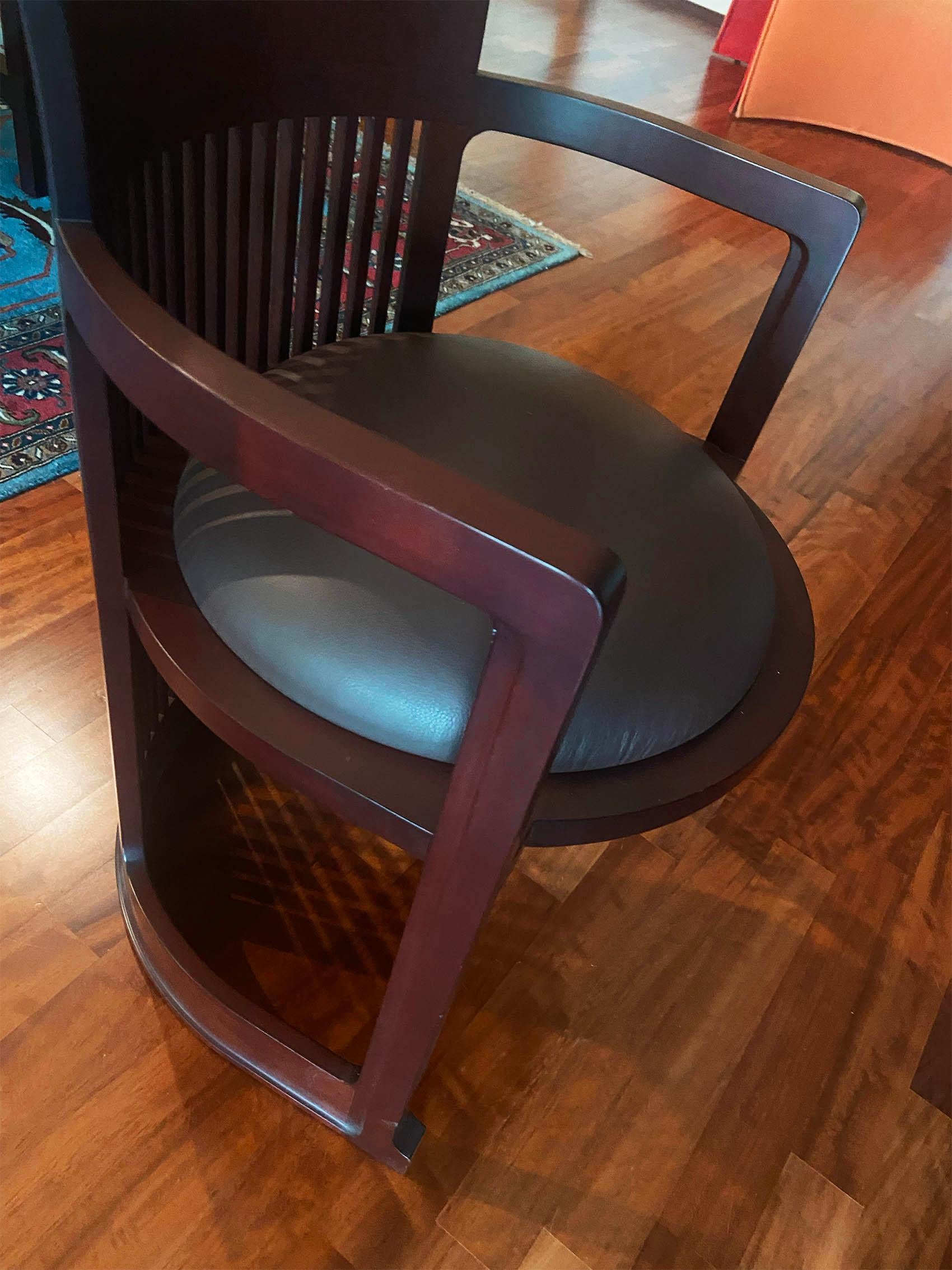 Barrel chair von Frank Lloyd Wright aus dem Jahr 1937, hergestellt von Cassina 1986 im Angebot 1
