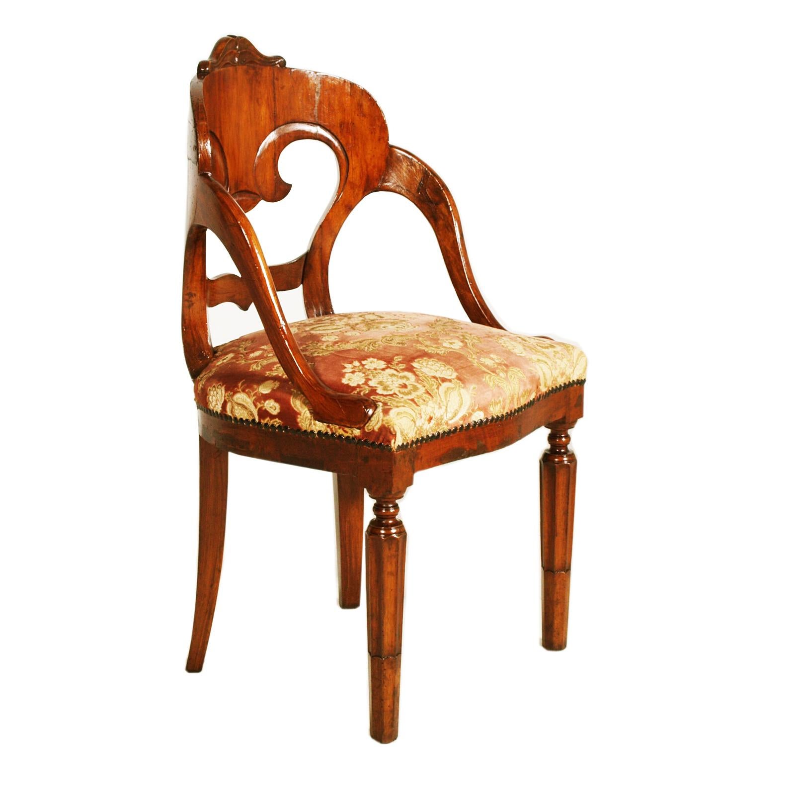 Sculpté à la main Fauteuil Bergère Louis XVI de Testolini Frères en noyer sculpté en vente