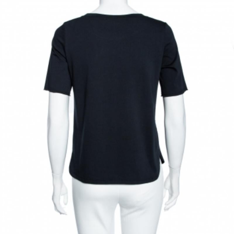 This See by Chloe t-shirt is a classic blend of bold and cool style. This black t-shirt is defined by cutout details at the front. Made from superior quality cotton fabric, this t-shirt adds a refined touch to your wardrobe.












