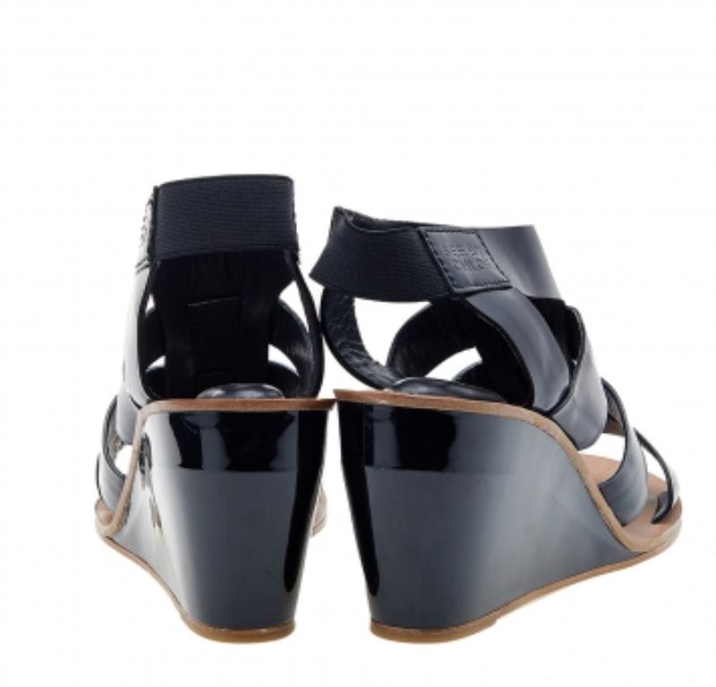 See By Chloe Sandali con zeppa in pelle nera misura 40 In condizioni buone in vendita a Dubai, Al Qouz 2