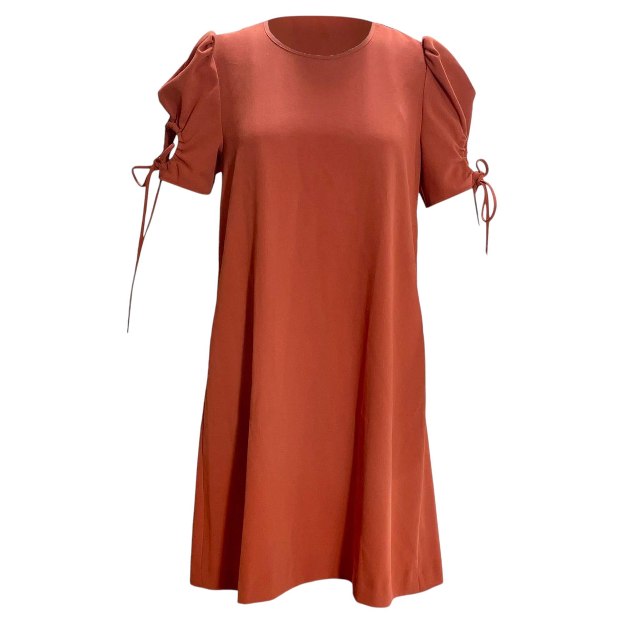 See By Chloé-Kleid mit gebundenen Ärmeln aus rotem Polyester im Angebot