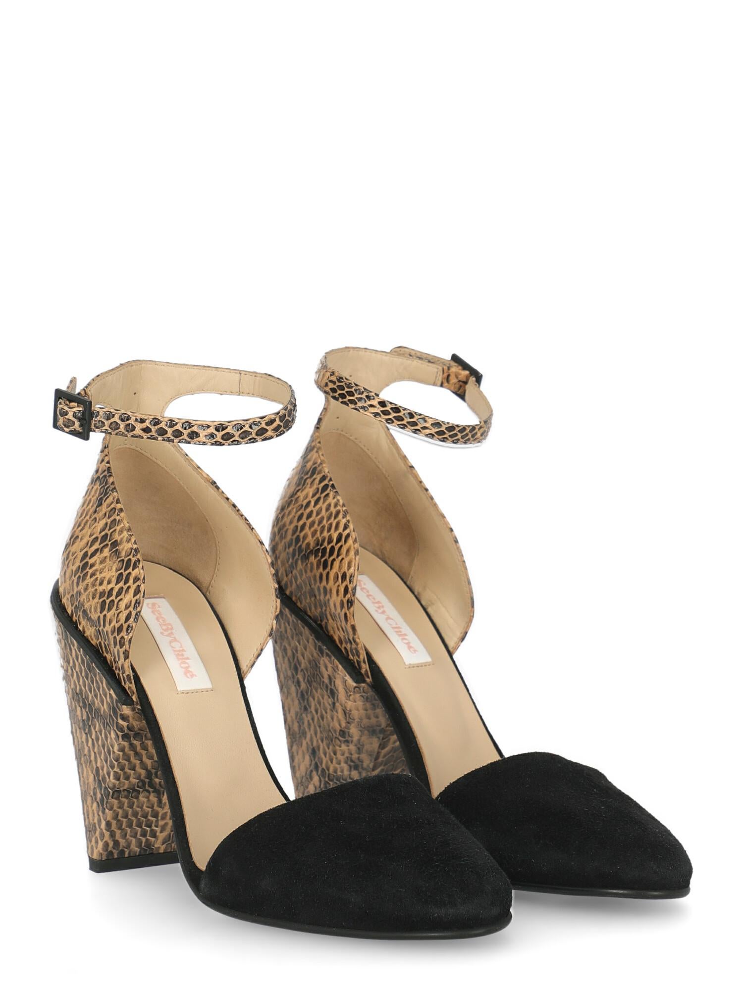 Product Description: Pumps, leather, snake print, buckle fastening, pointed toe, branded insole, block heel, high heel

Includes: N/A

Product Condition: Very Good
Upper: negligible abrasions.

Measurements:
Height: 11 cm

Composition:
Upper: 100%