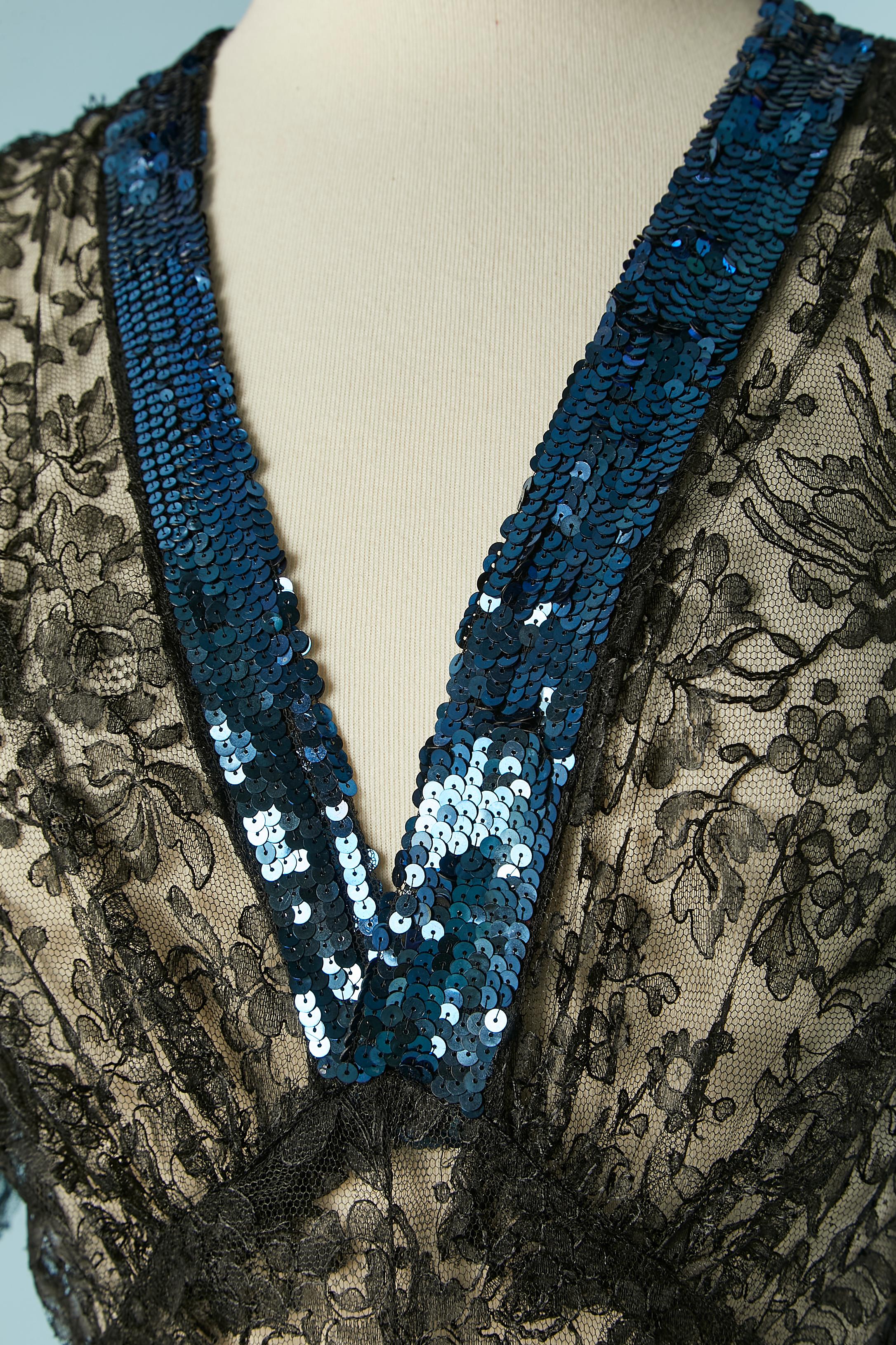 See-through black lace evening dress with blue sequin embellishement Circa 1930' In Excellent Condition For Sale In Saint-Ouen-Sur-Seine, FR