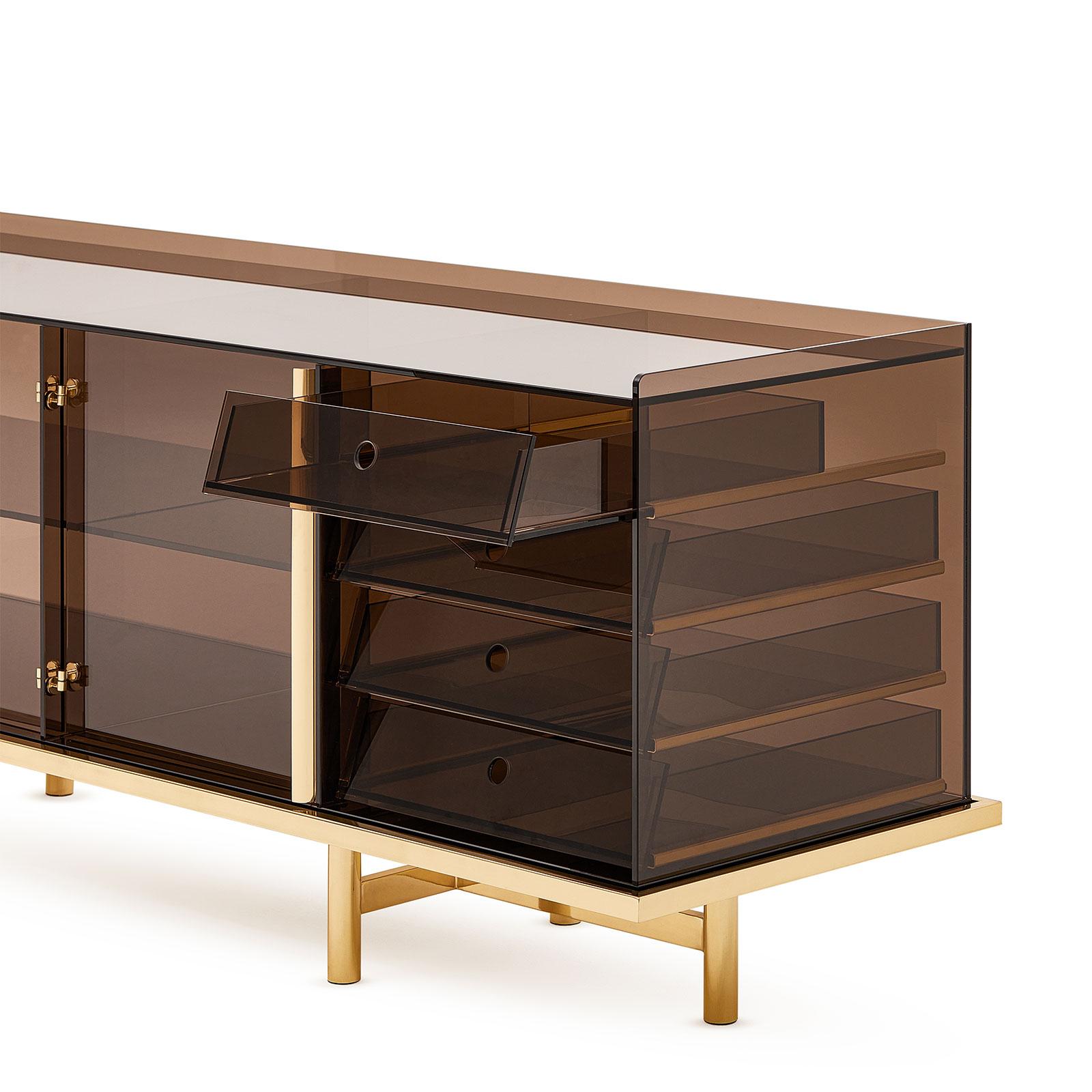 See-Through Sideboard In Glass Structure And Brass Base In New Condition For Sale In New York, NY