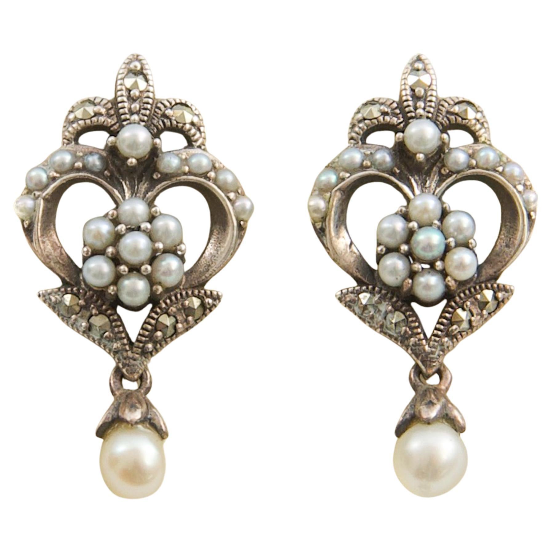 Pendientes de plata con flor de lis de perlas y marcasita