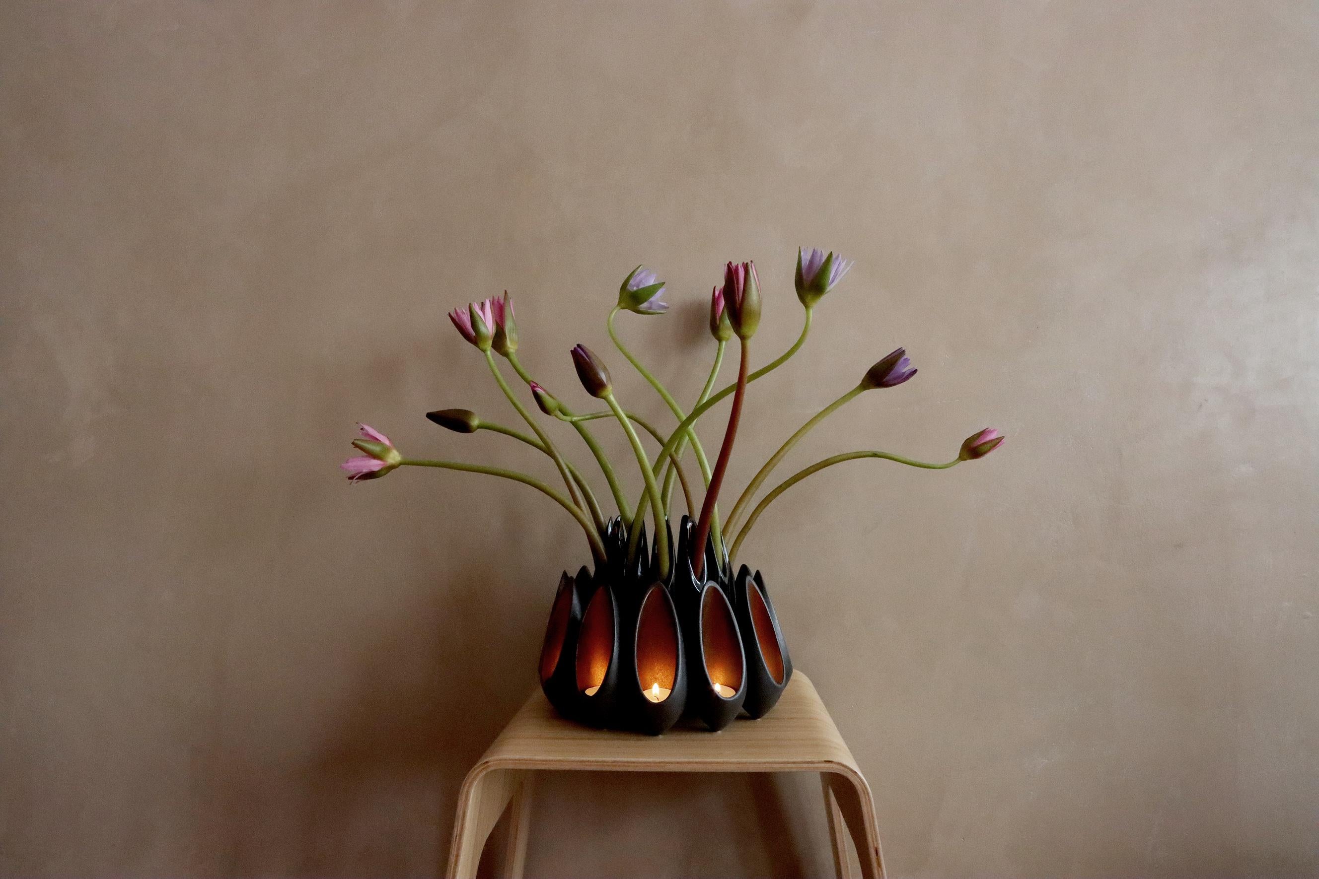 Porcelain Seed Pod Tealight Wreath, Matte Black and Copper Lustre For Sale