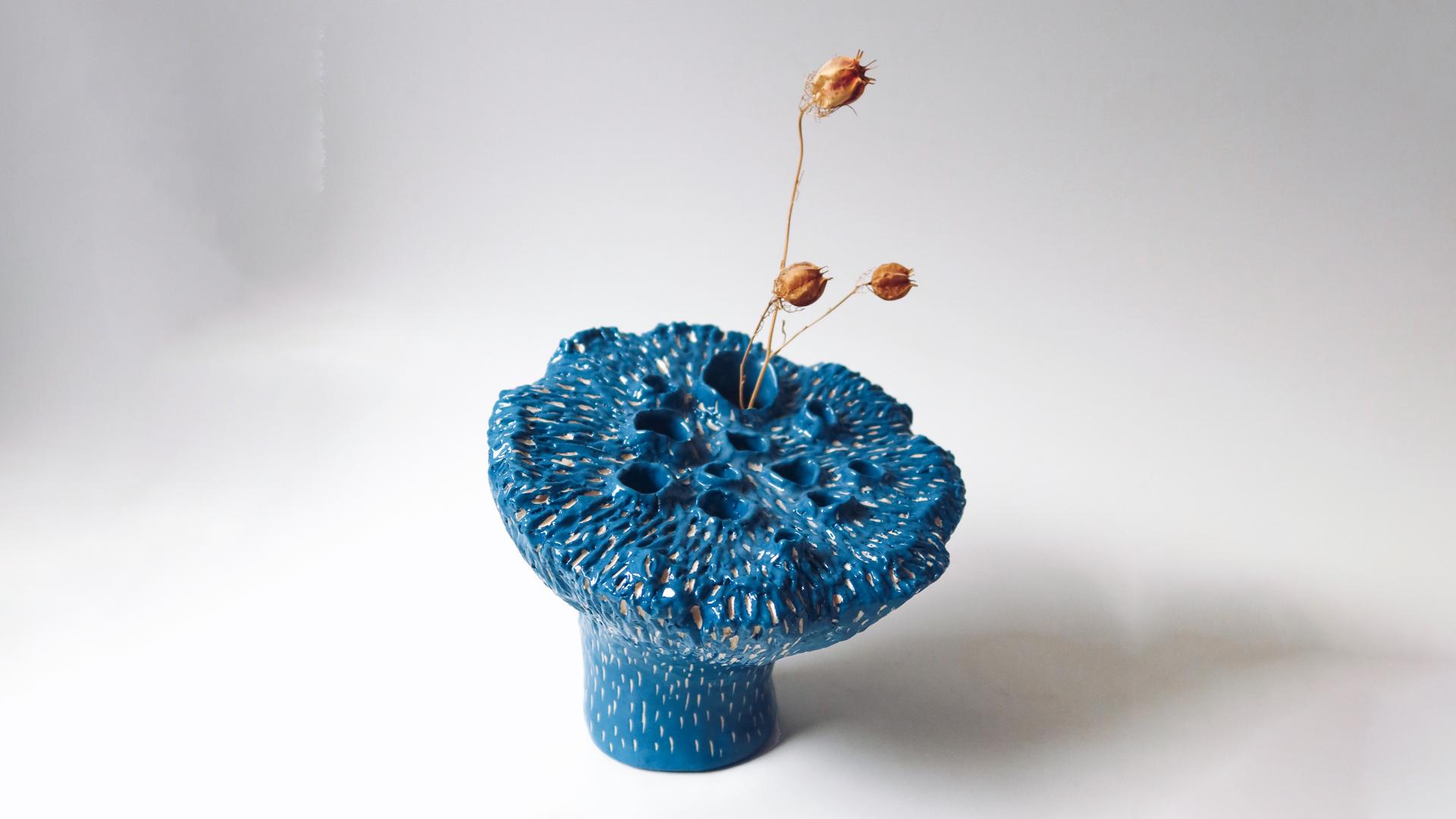 The work is influenced by Jan Ernst's fascination with natural structures such as corals, fungi, and geological formations. The designs have evolved into functional art and sculptural furniture expressed mainly through ceramics and gypsum.
Handmade
