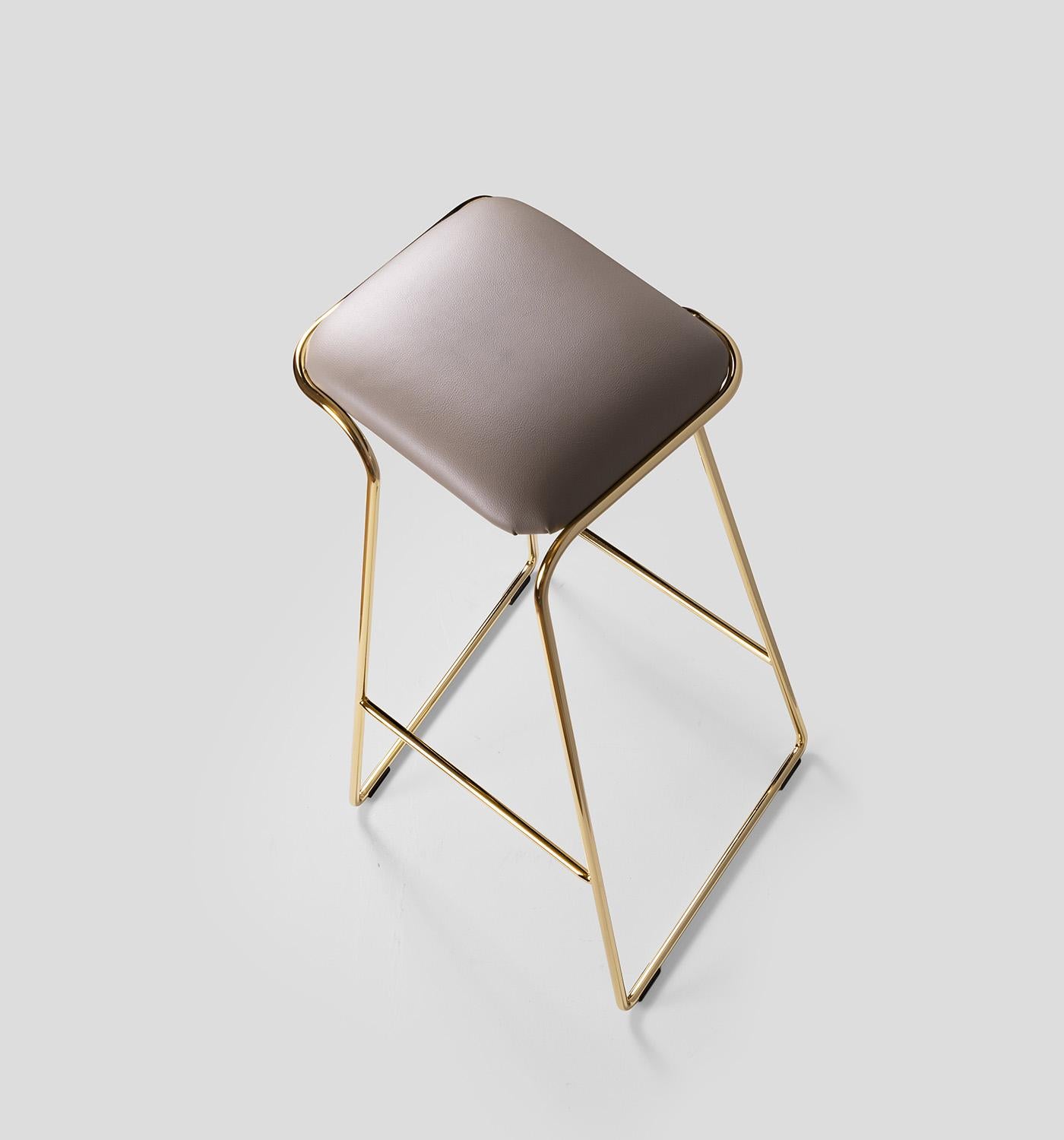 Modern Seems Aureo Contemporary Gold Stool Made in Italy by Edizioni Enrico Girotti For Sale