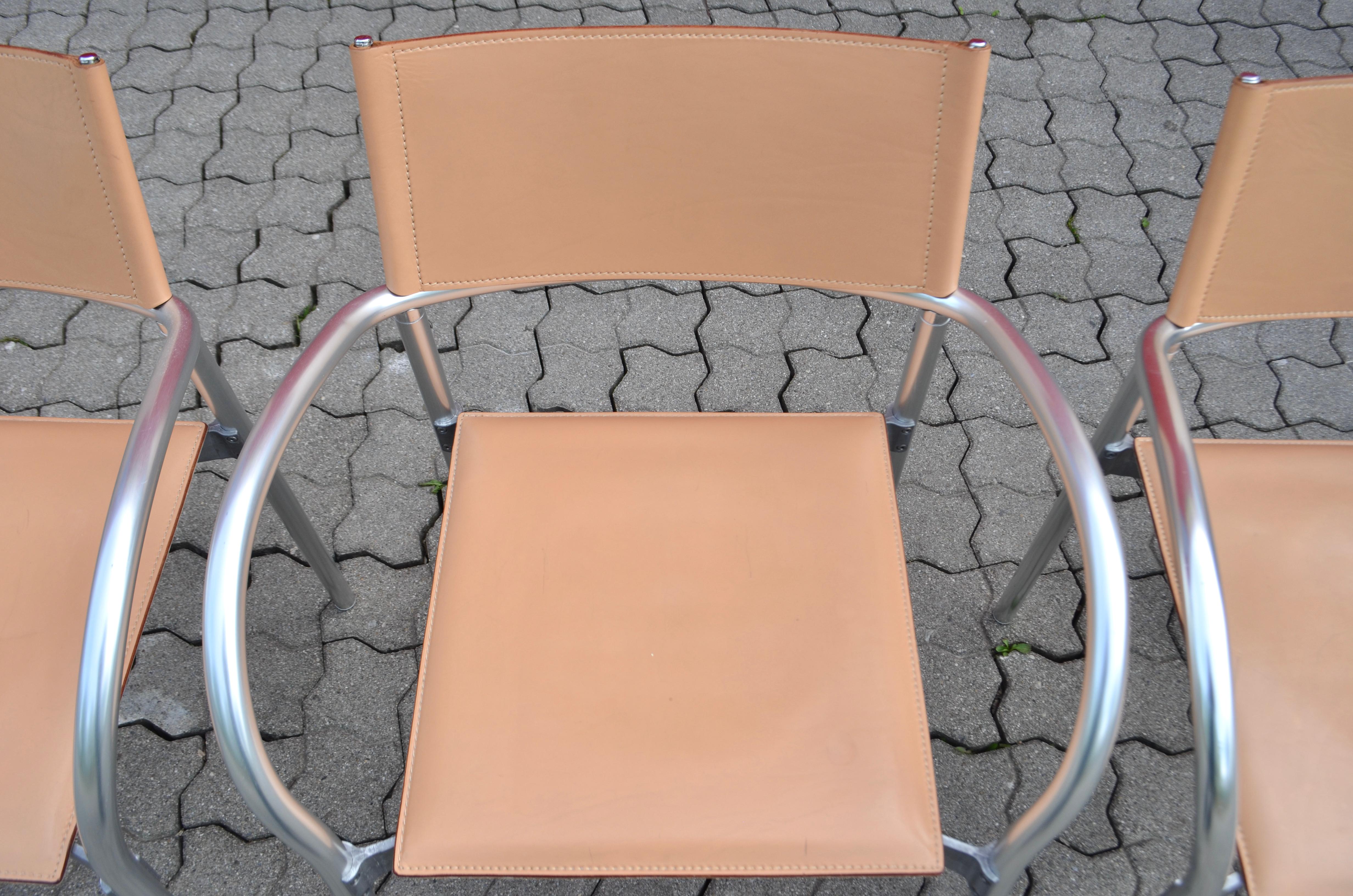 SEGIS Modelo Brisa Silla apilable de piel de sillín Diseño Carlo Bartoli Set de 4 en venta 4