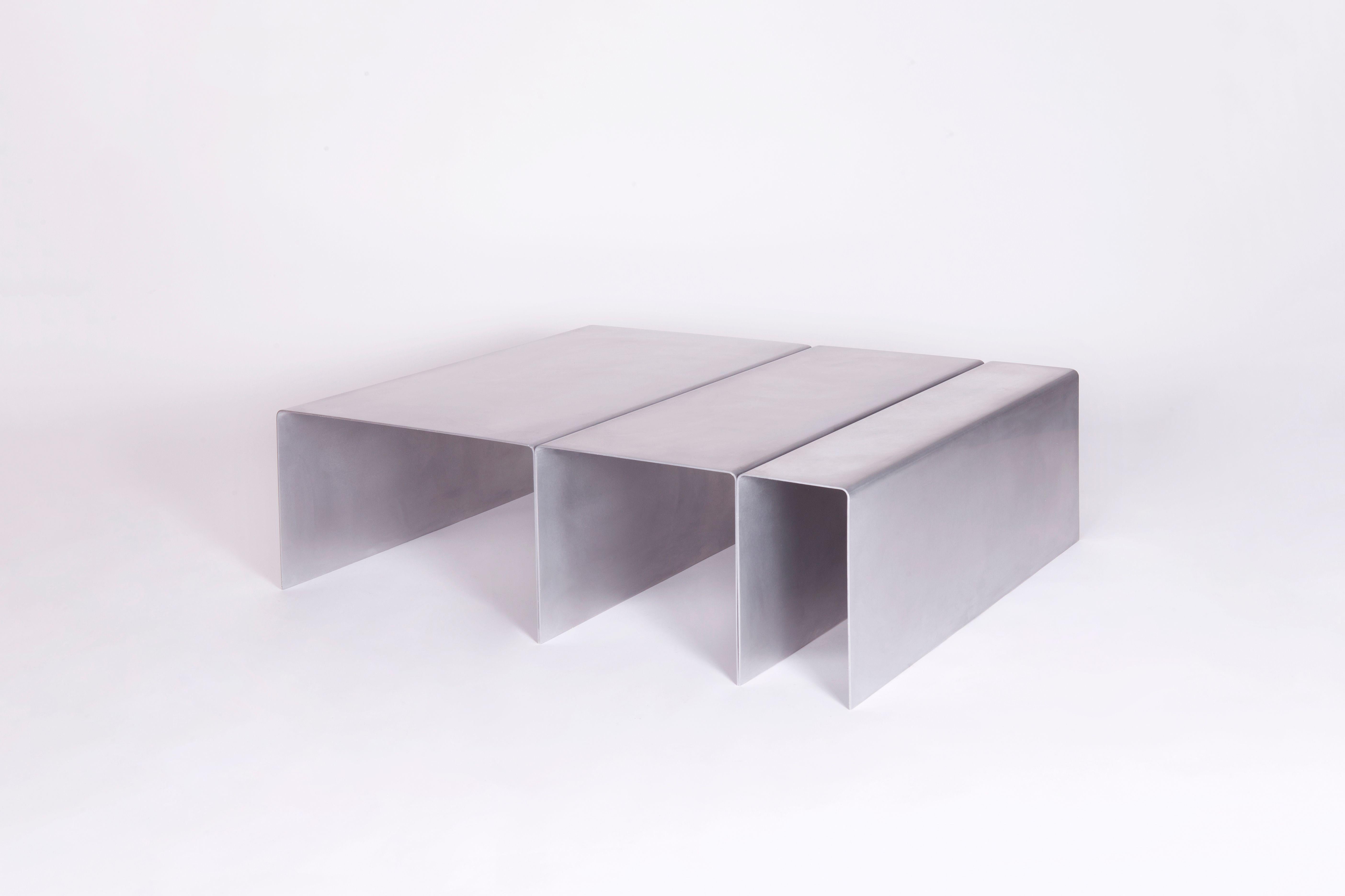 Segment table by Estudio Persona
Dimensions: W 78.8 x L 107 x H 30.5 cm
Materials: Polished aluminum

Coffee table in solid metal.
Available in burnished brass, aluminum and blackened steel.
Customizations available.


Estudio Persona was