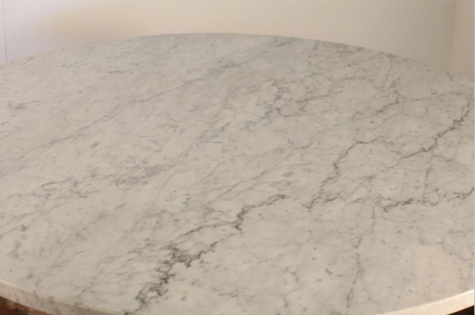 Polished Thick Marble-Top Round 70s Dining Table For Sale