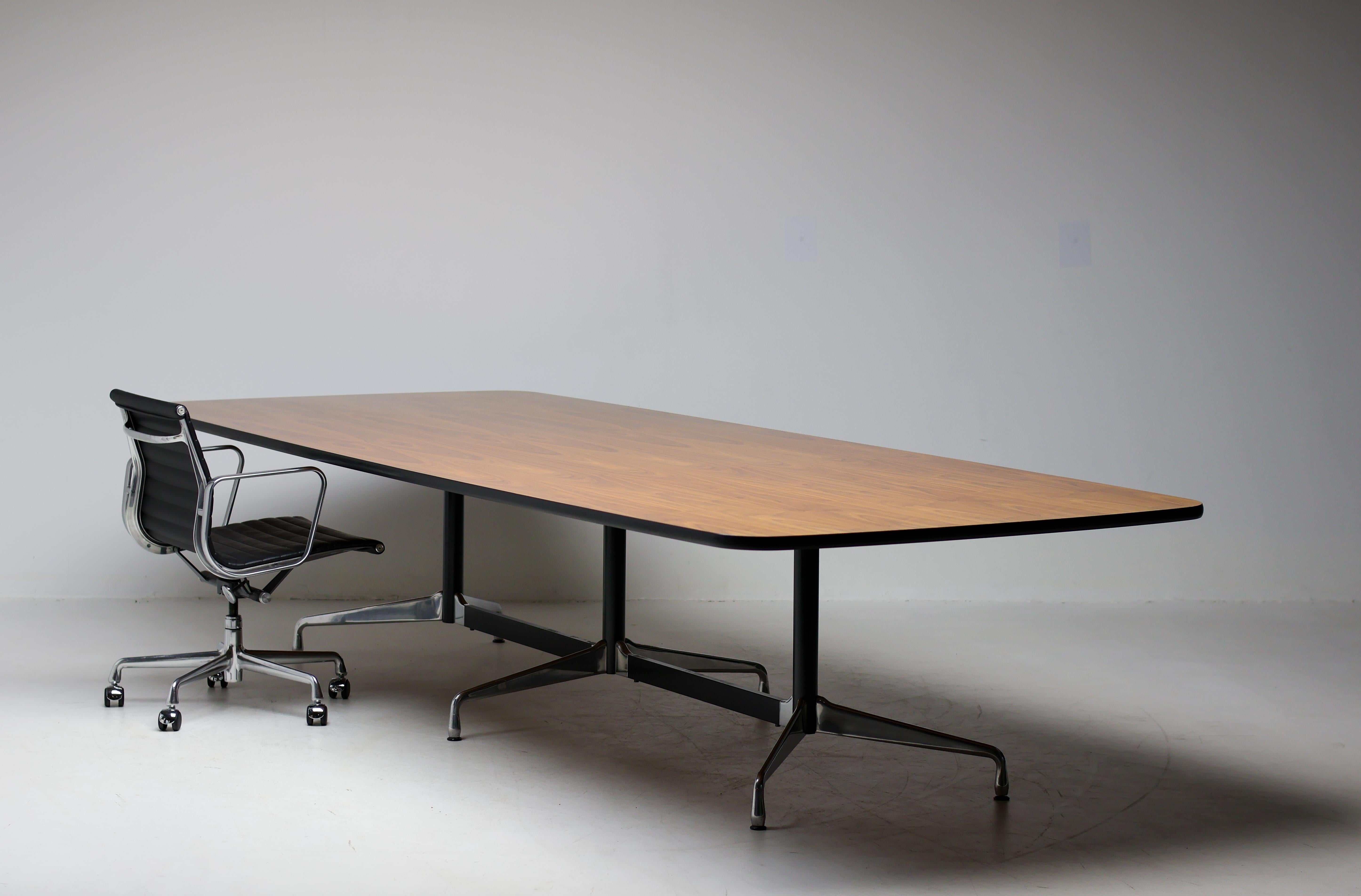 Segmented Base Conference Table by Charles Eames for Vitra In Good Condition In Dronten, NL