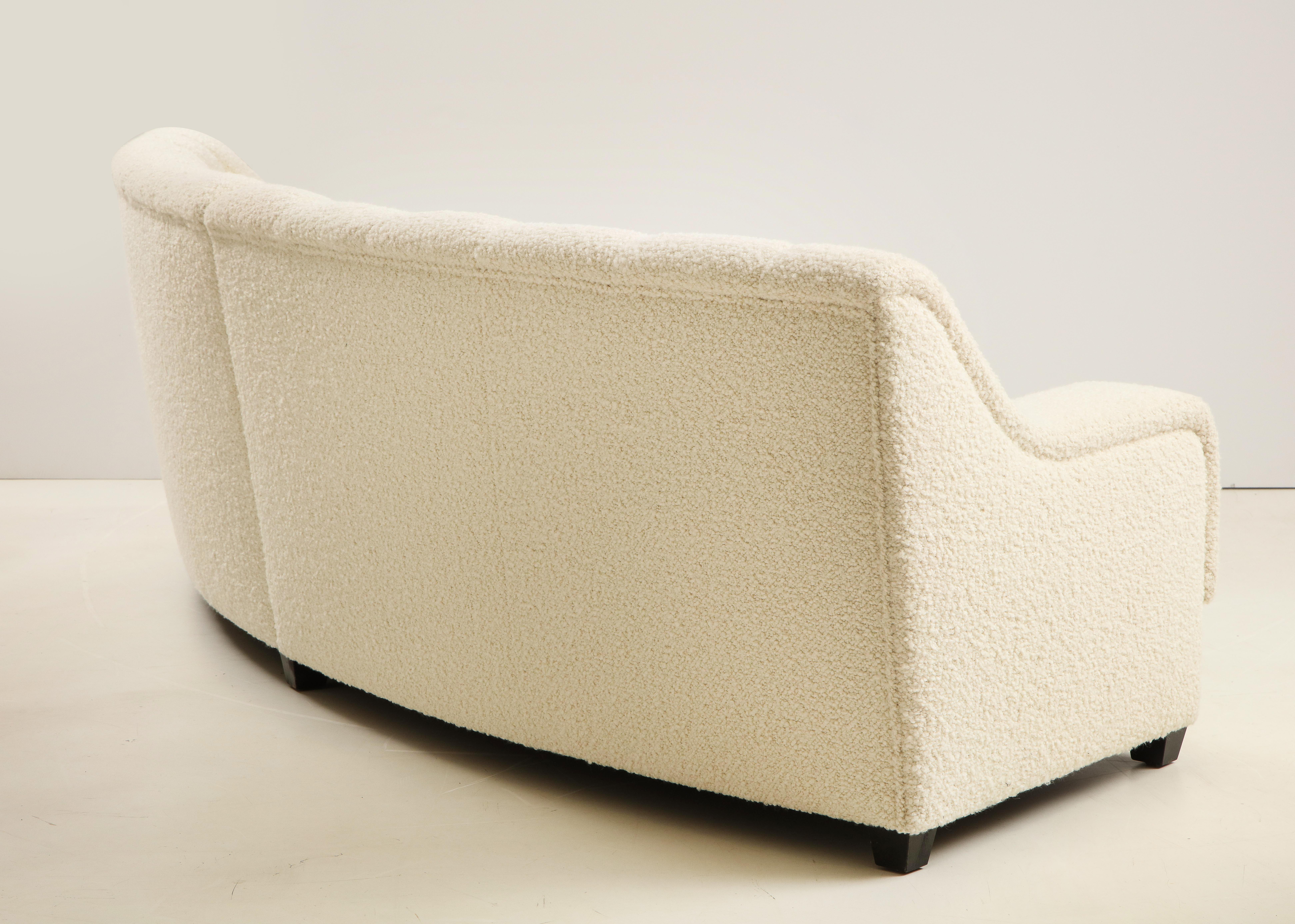 Contemporary Segmented Curved Sofa in the Style of De Sede in Ivory Boucle, Italy