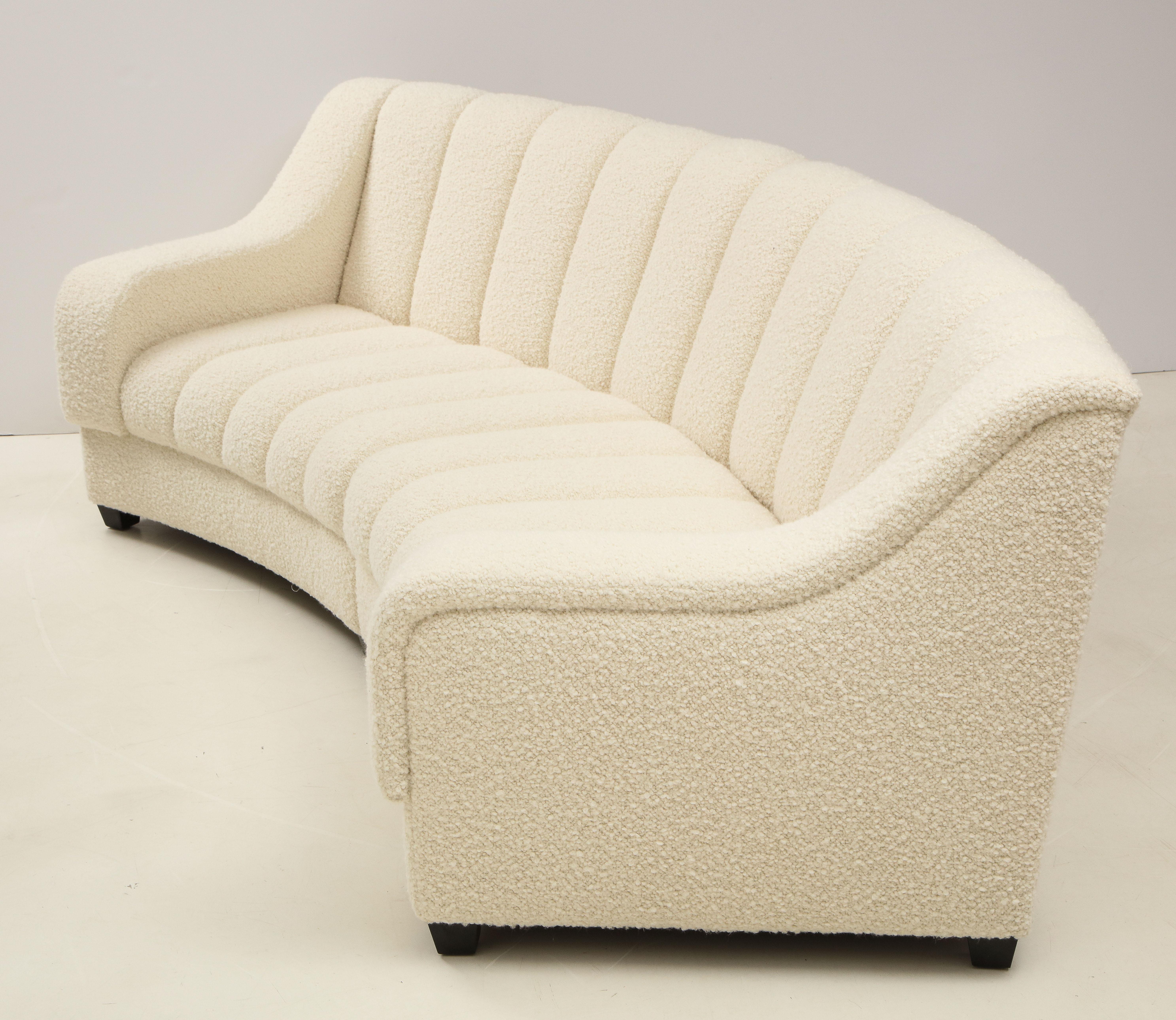 Italian Segmented Curved Sofa in the Style of De Sede in Ivory Boucle, Italy