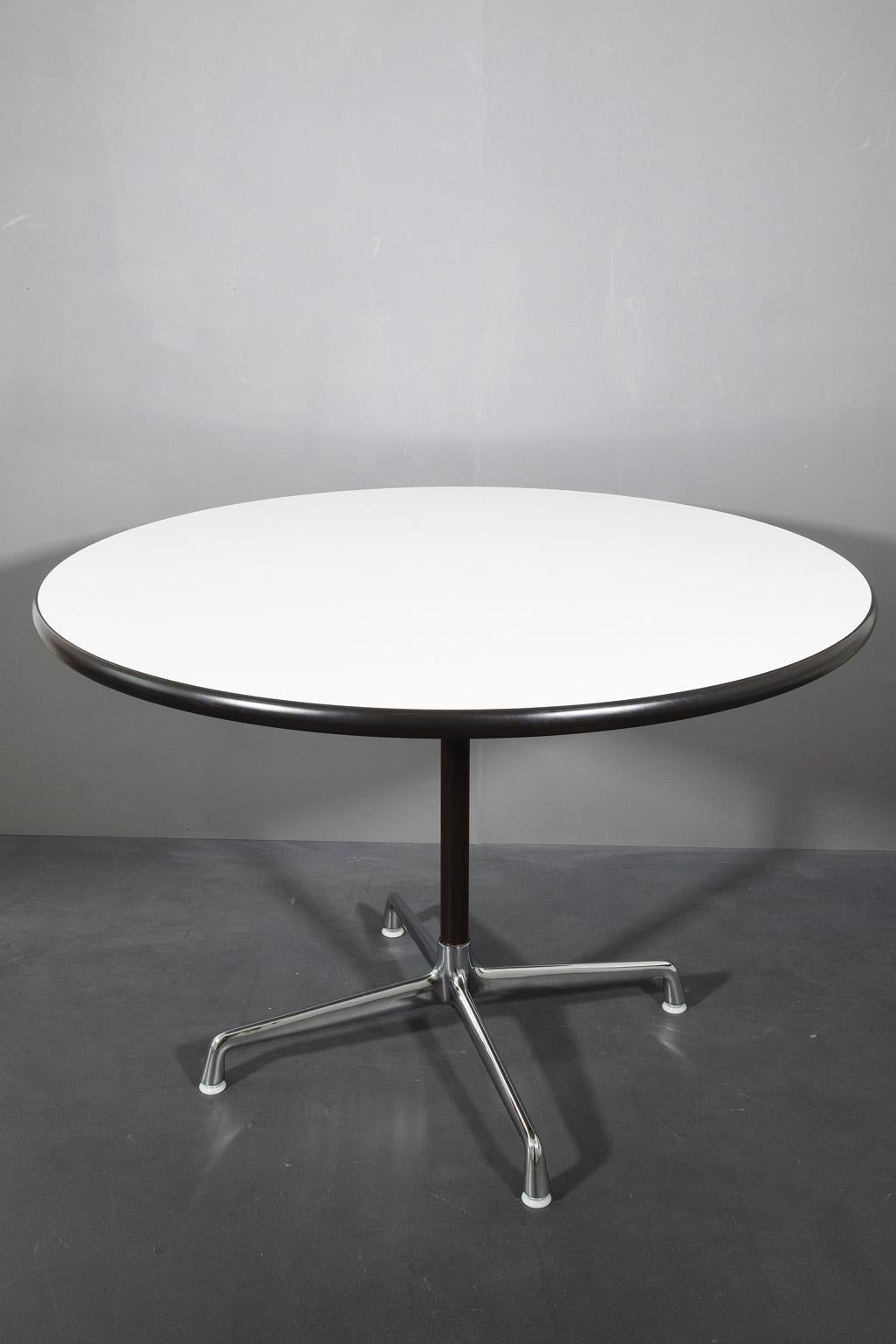 Aluminum Segmented Table Aluminium by Charles & Ray Eames for Hermann Miller, 1980s