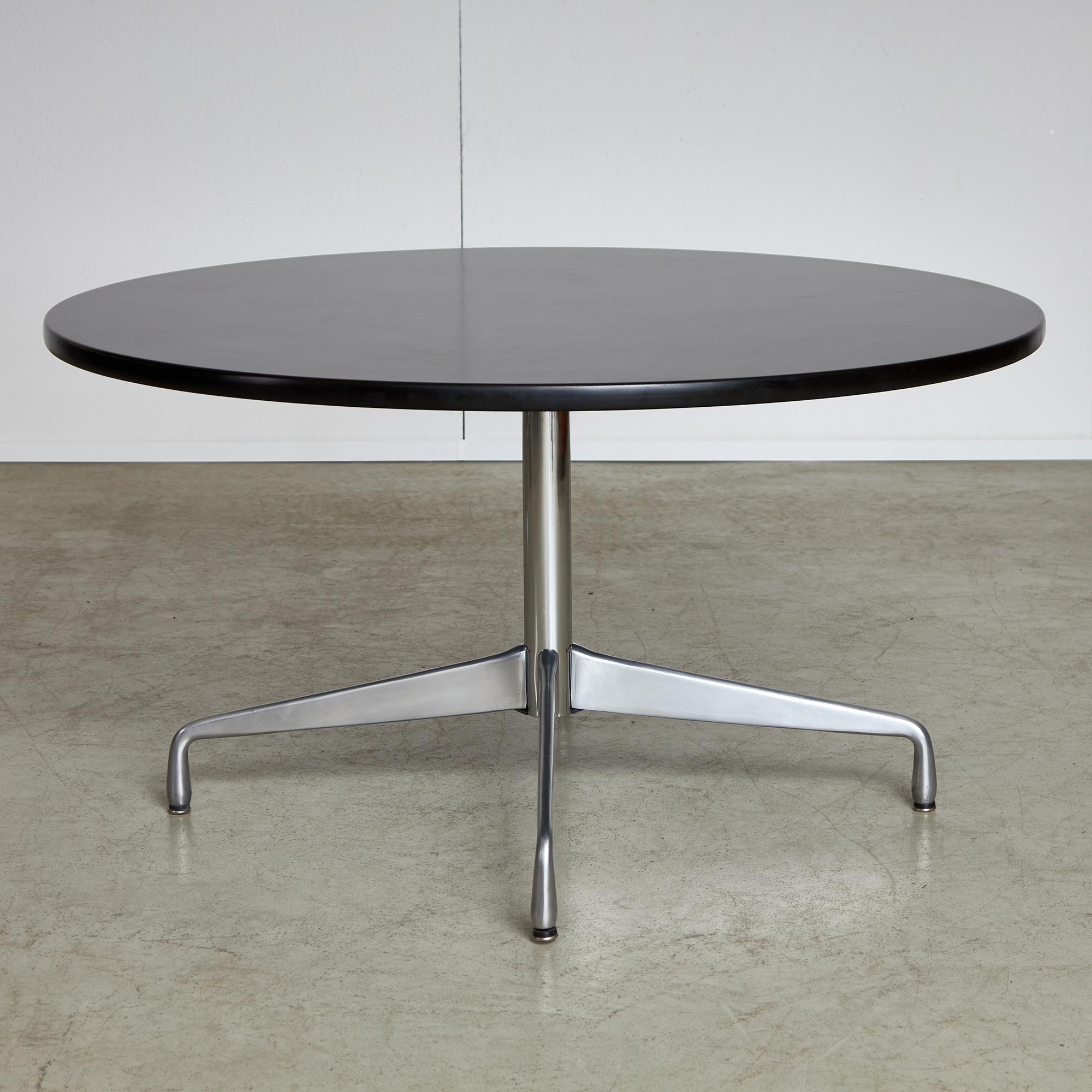 The Segmented table stands as a testament to the enduring legacy of Charles and Ray Eames, whose pioneering work continues to influence the worlds of architecture, furniture design, and beyond. With its timeless elegance and impeccable construction,