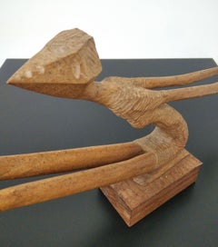 Mujer cabeza triangular