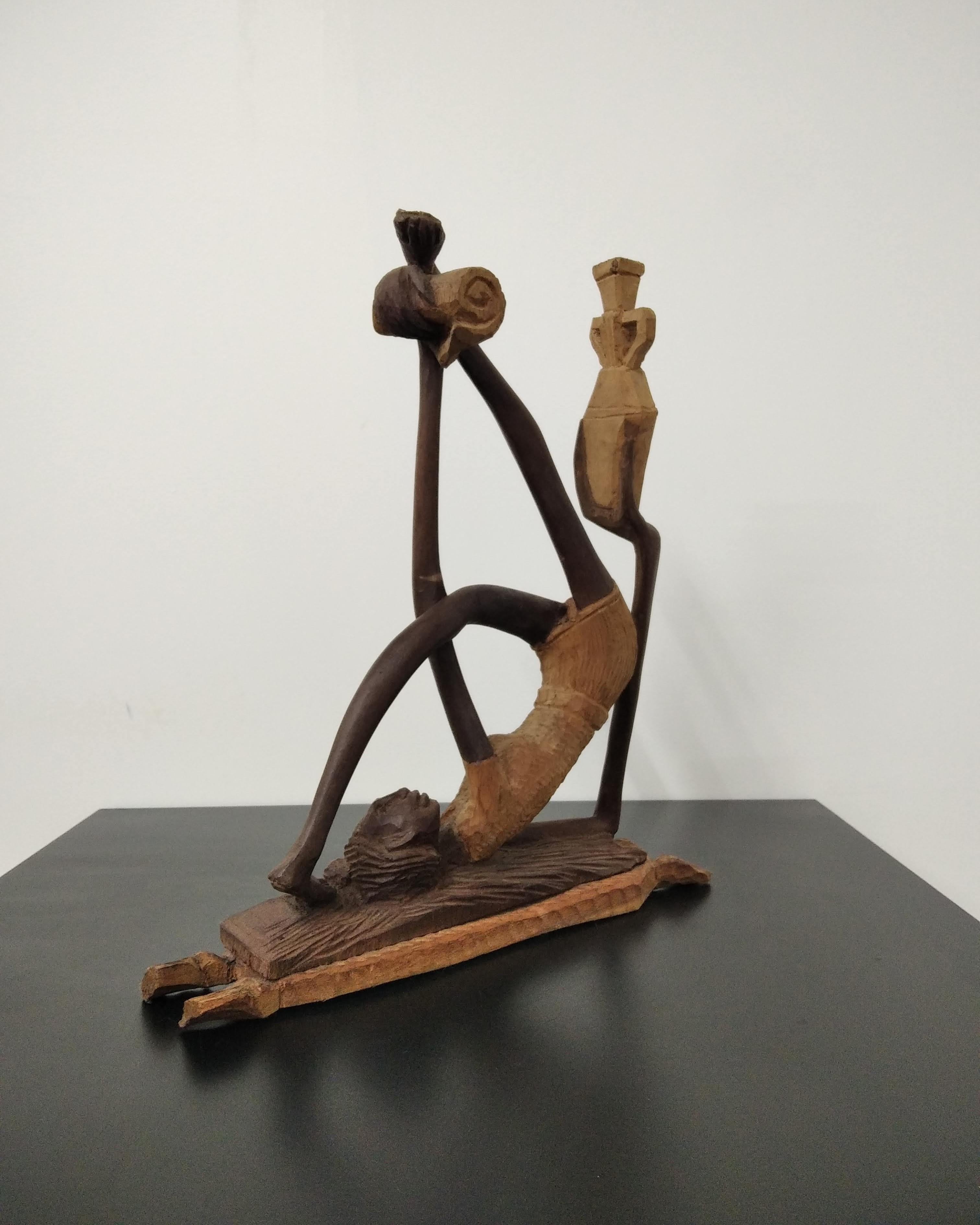 Mujer contorsionada - Sculpture by Segundo Gutiérrez