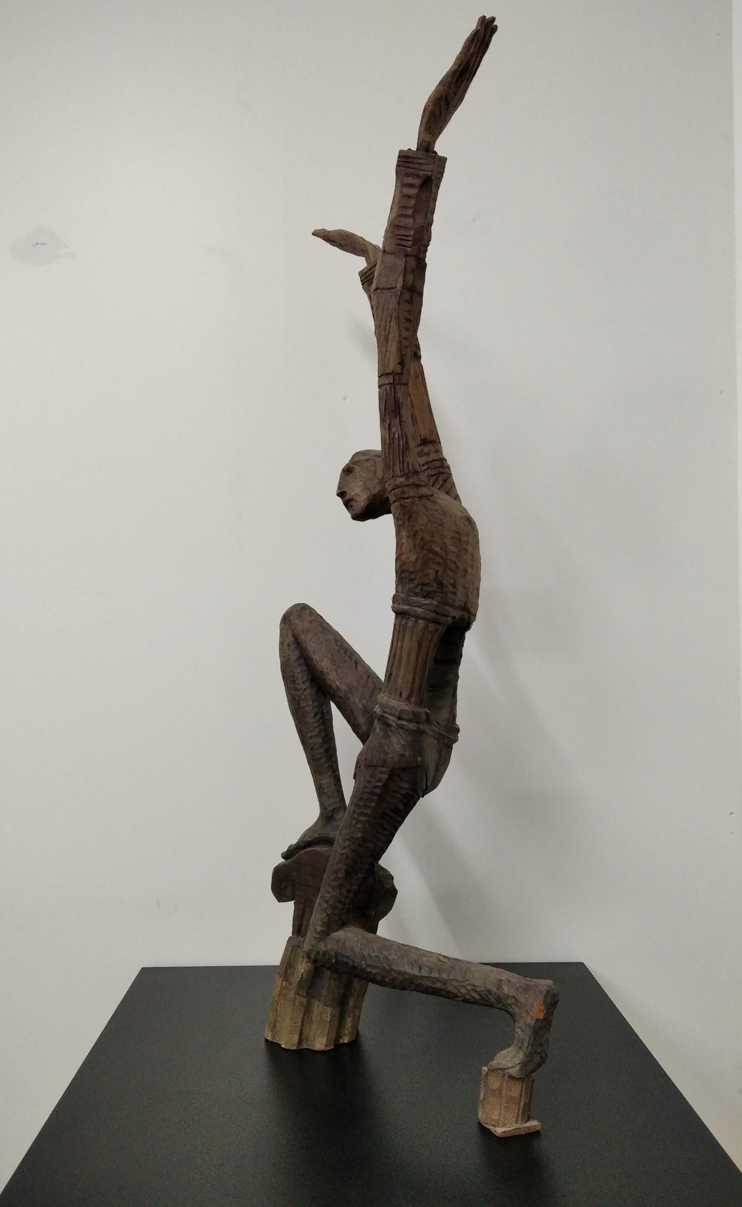Sedente con manos arriba  - Sculpture by Segundo Gutiérrez
